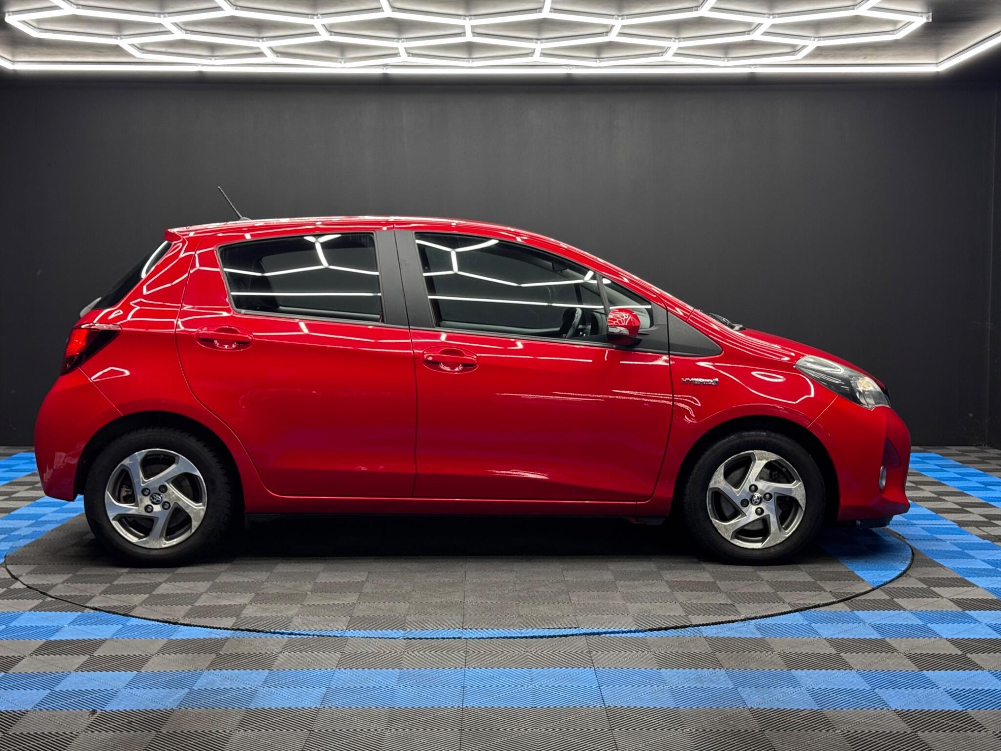 Toyota Yaris 1.5 VVT-h Icon E-CVT Euro 6 5dr 5dr Automatic 2025