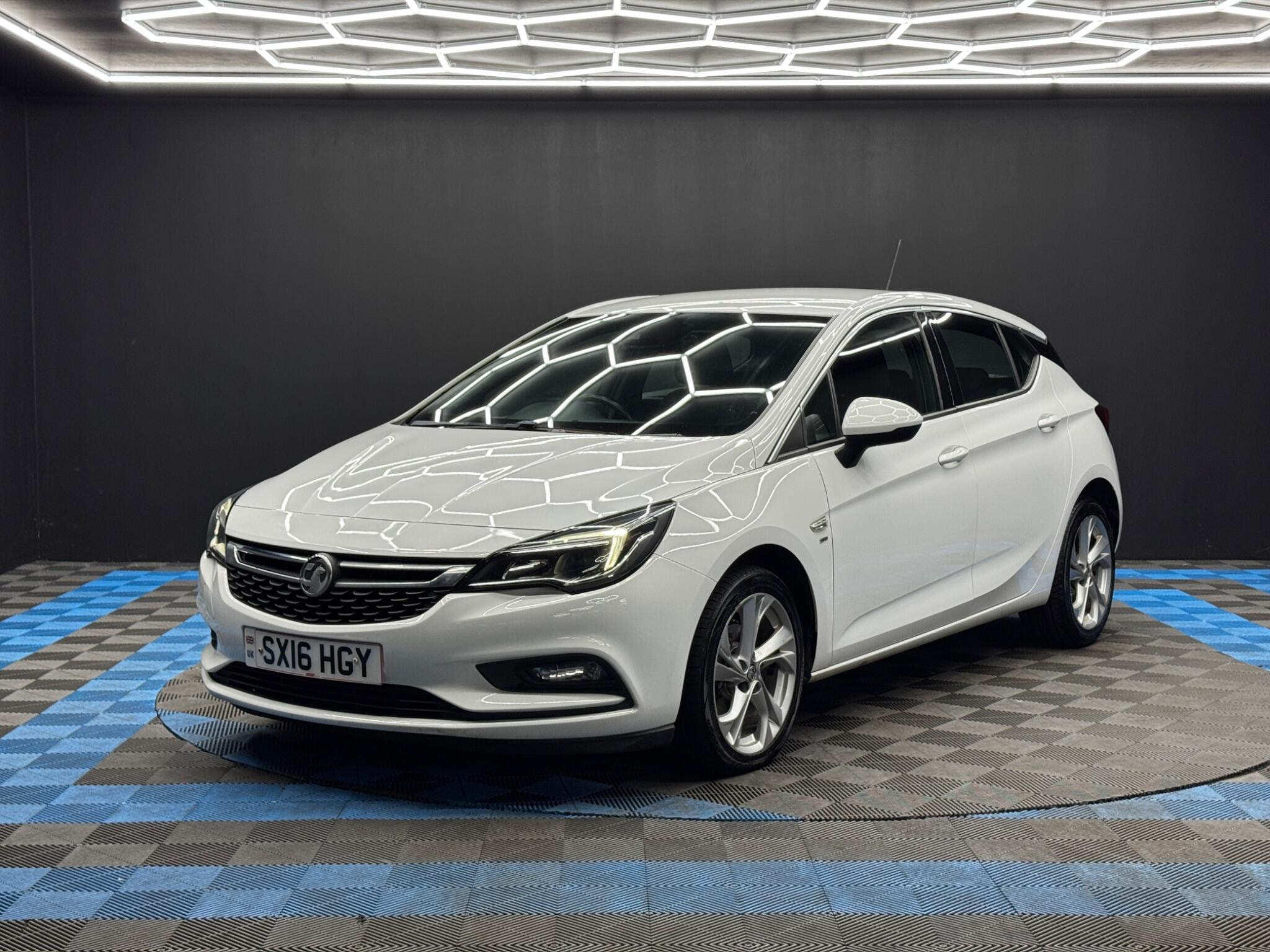Vauxhall Astra 1.4i Turbo SRi Euro 6 5dr 5dr Manual 2026