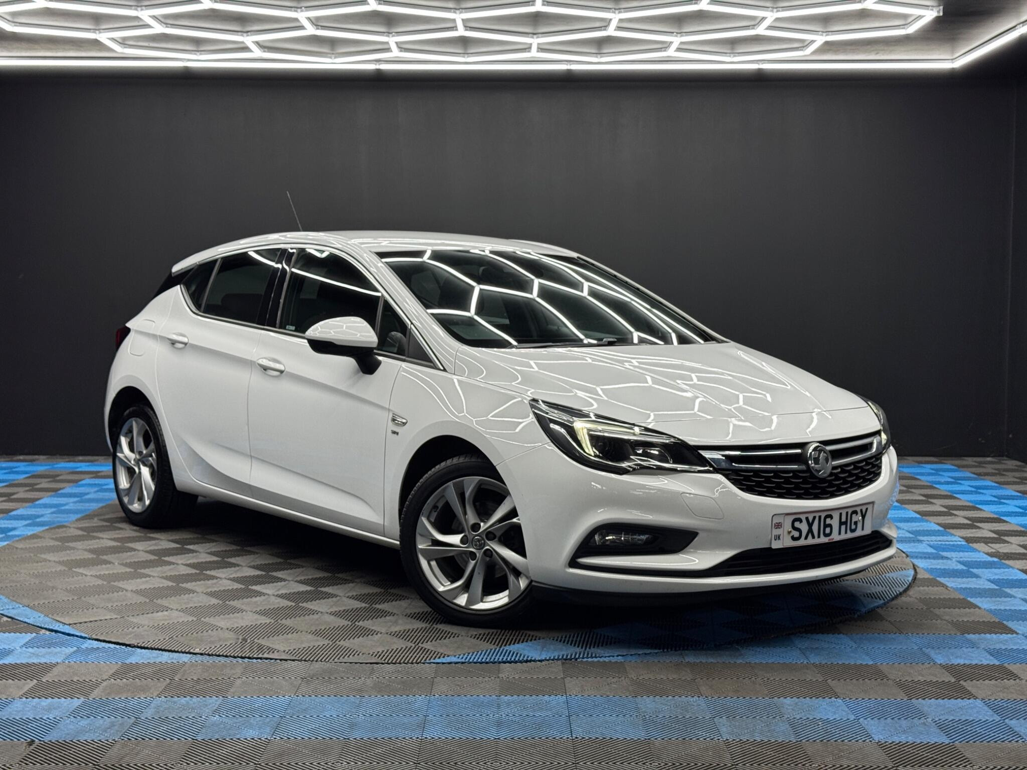 Vauxhall Astra 1.4i Turbo SRi Euro 6 5dr 5dr Manual 2026