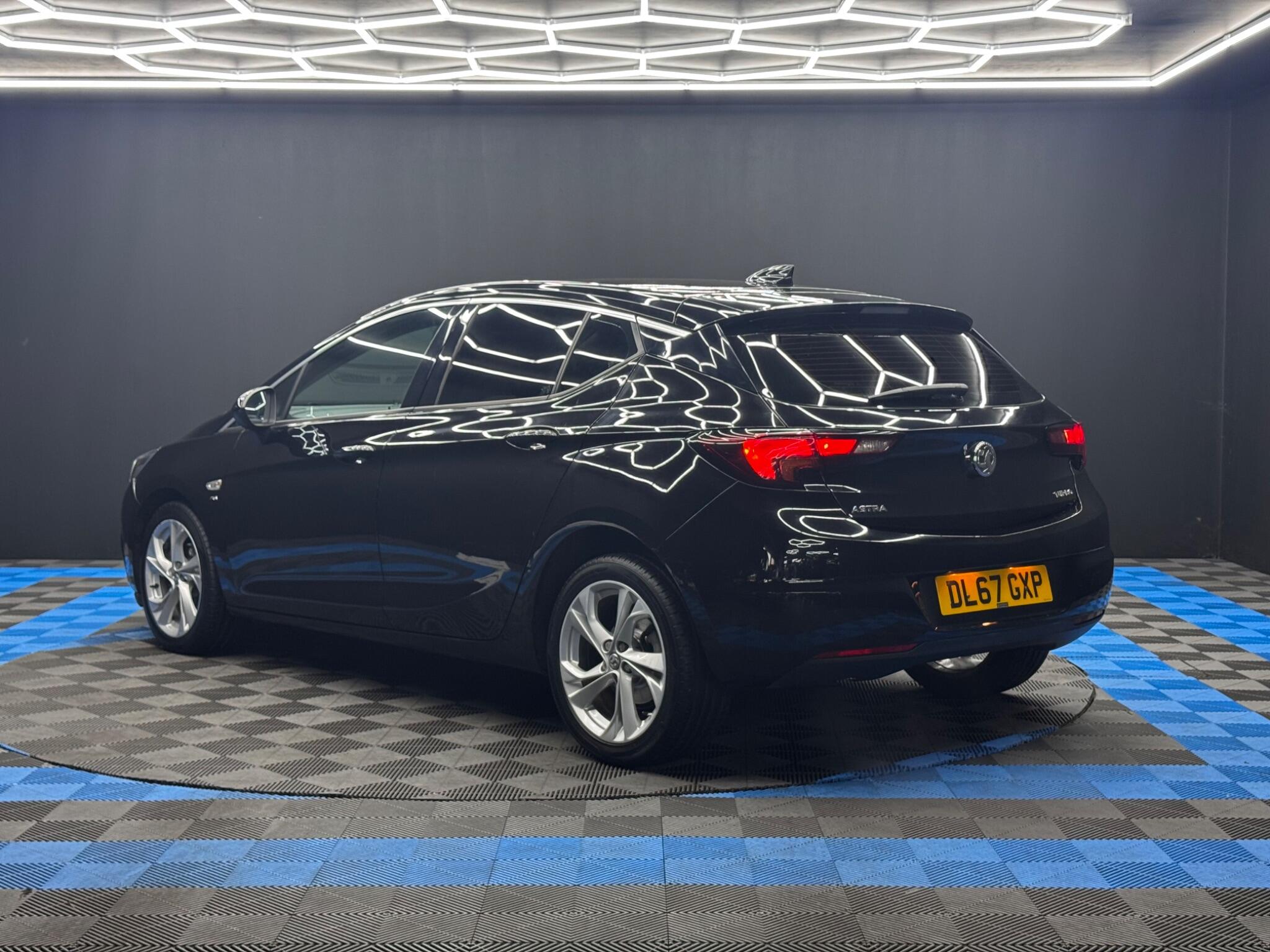 Vauxhall Astra 1.4i Turbo SRi Nav Euro 6 5dr 5dr Manual 2025