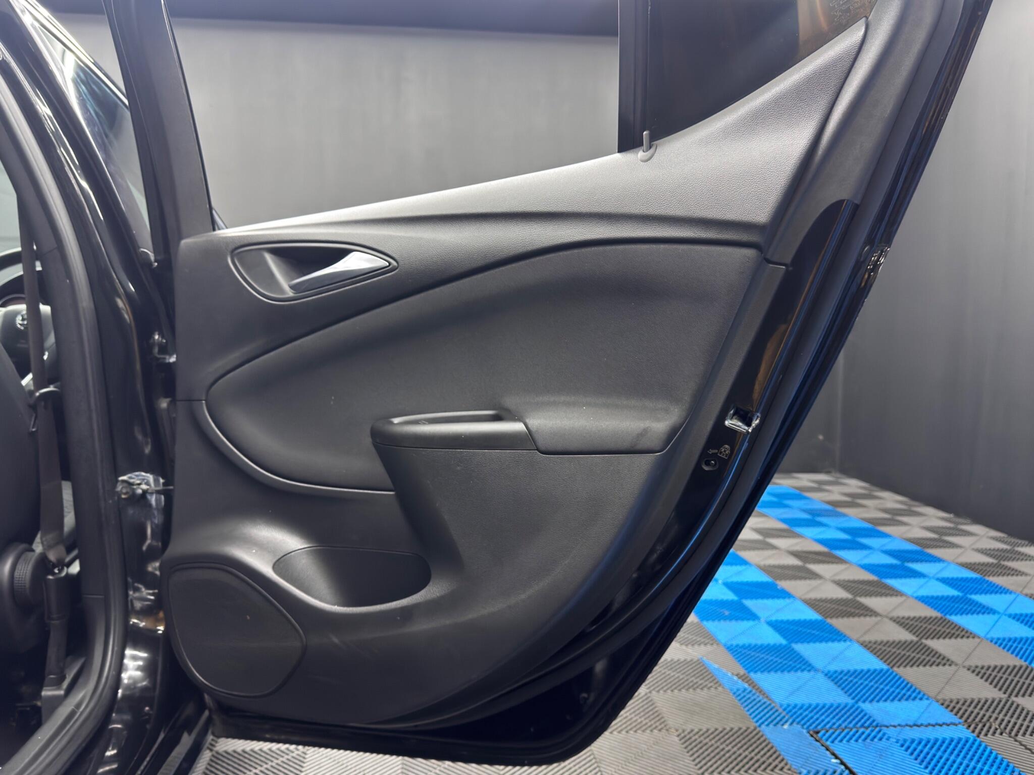 Vauxhall Astra 1.4i Turbo SRi Nav Euro 6 5dr 5dr Manual 2025