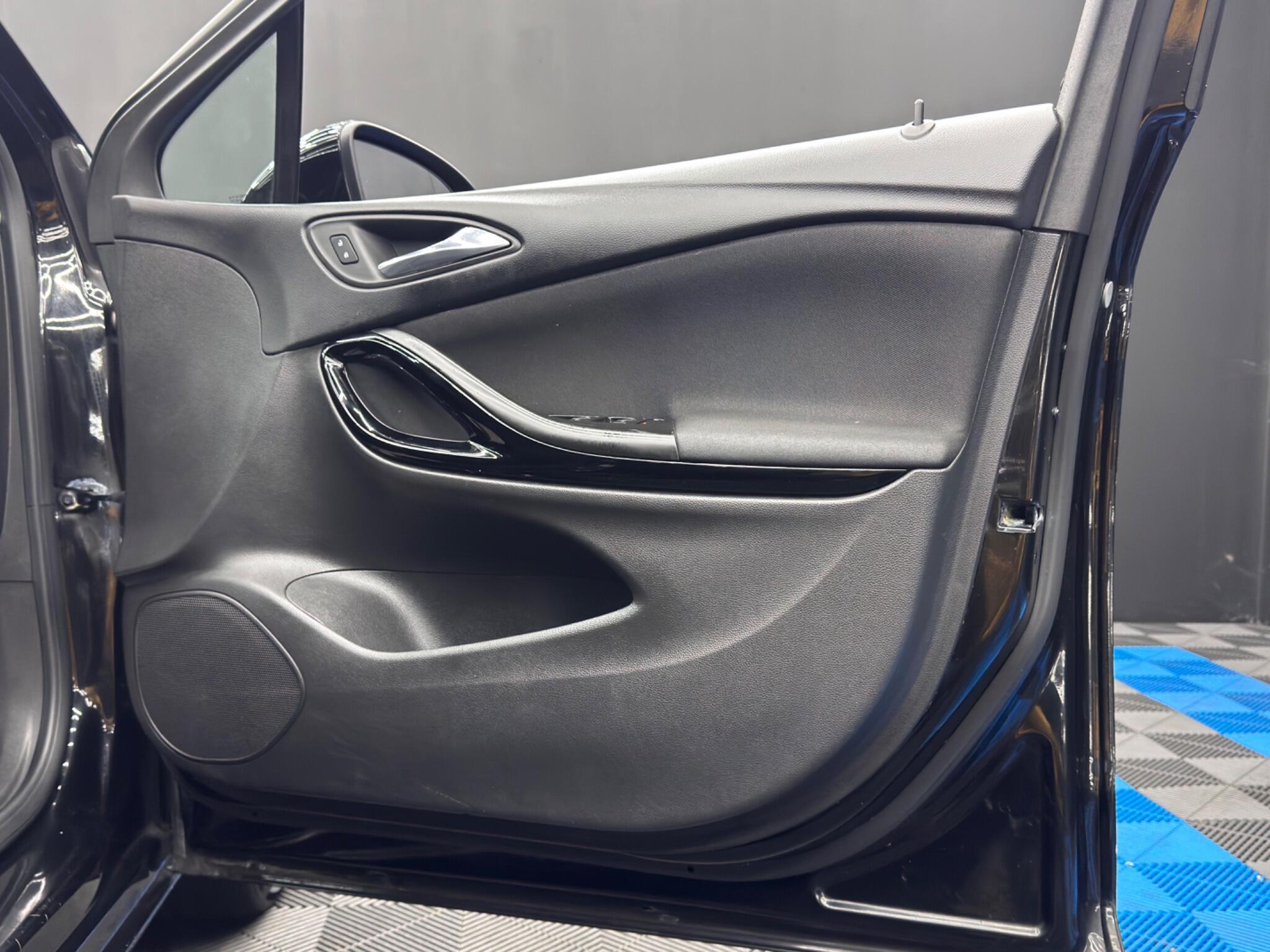 Vauxhall Astra 1.4i Turbo SRi Nav Euro 6 5dr 5dr Manual 2025