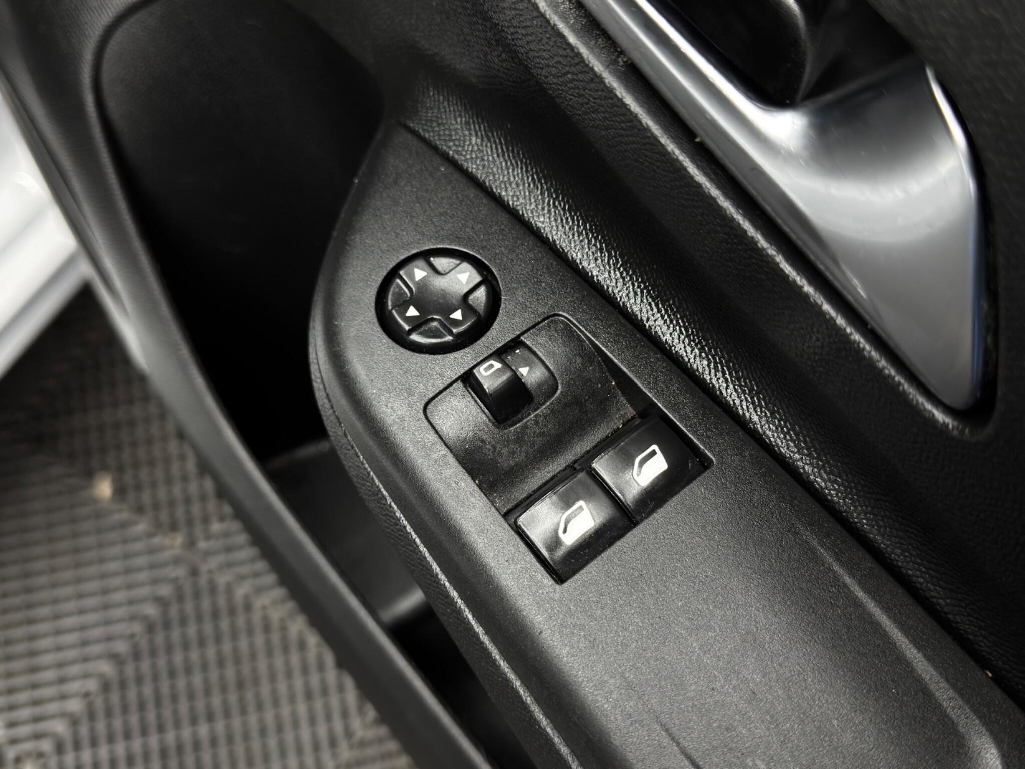 Vauxhall Corsa 1.2 SE Premium Euro 6 5dr 5dr Manual 2025