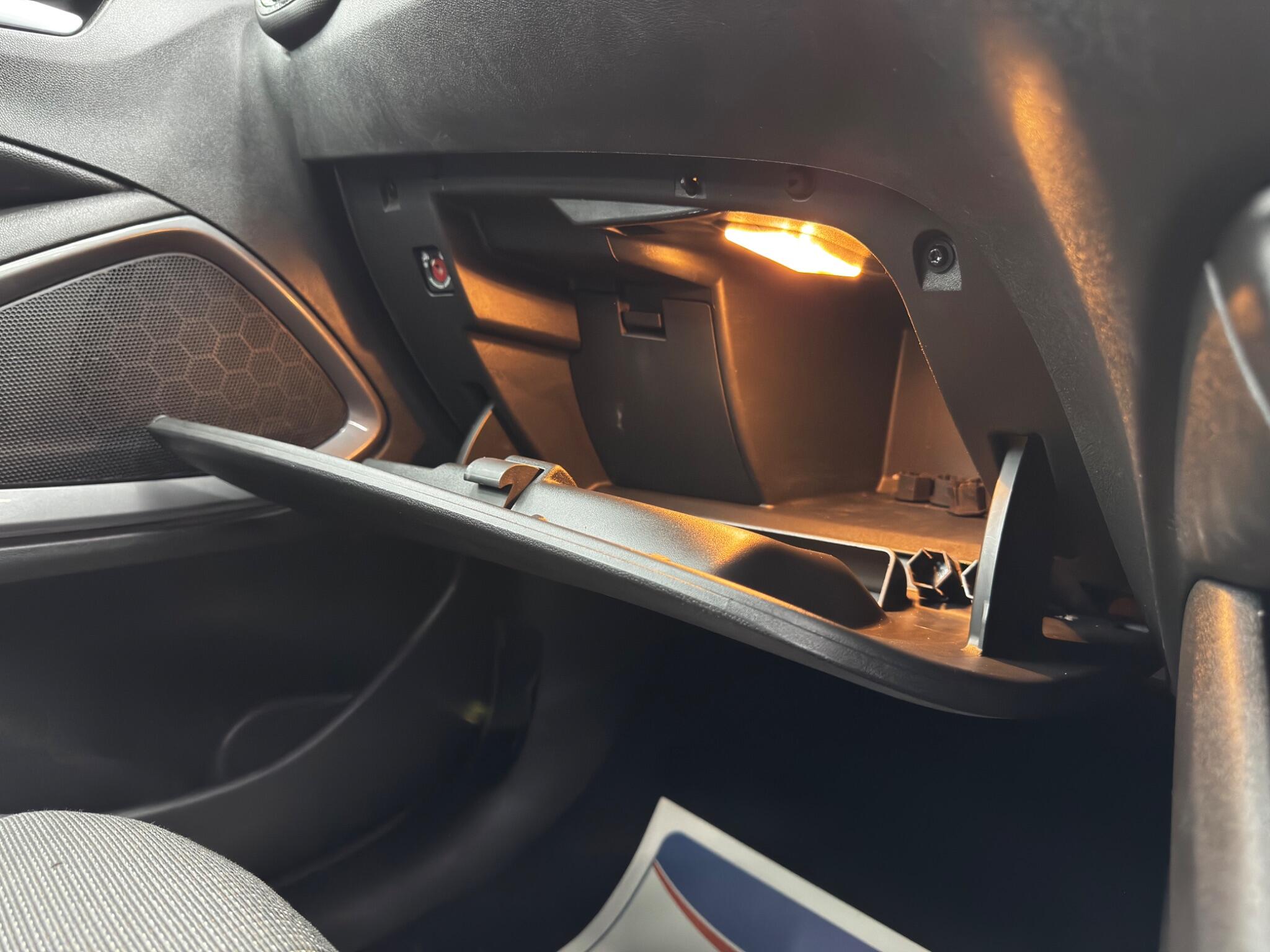 Vauxhall Crossland 1.2 Turbo Elite Auto Euro 6 (s/s) 5dr 5dr Automatic 2026