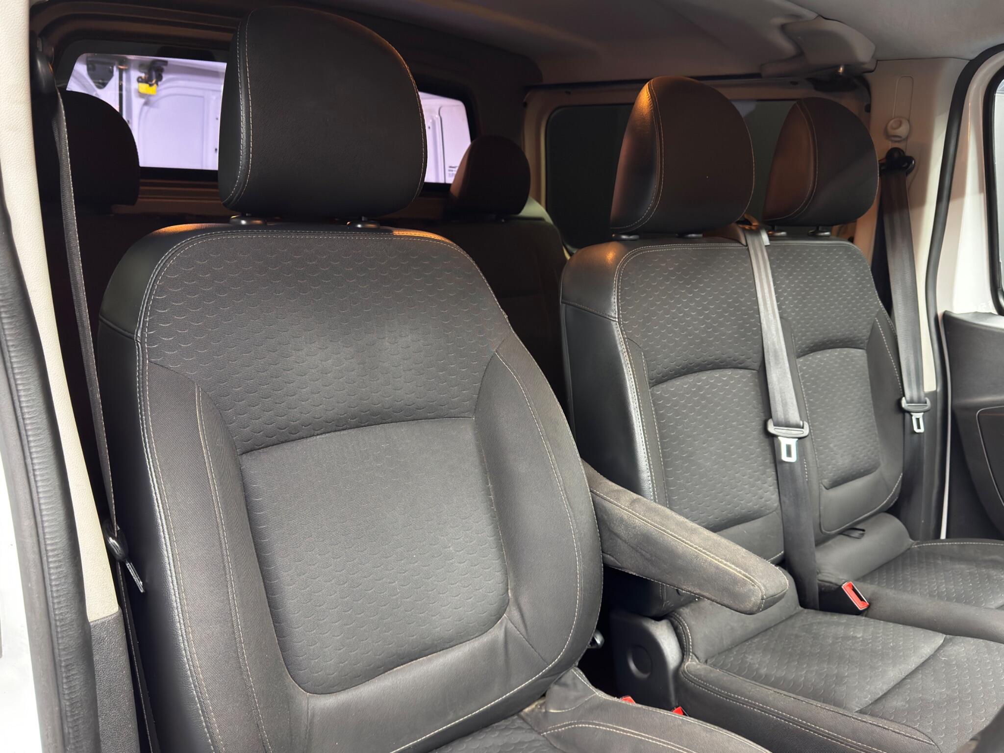 Vauxhall Vivaro 1.6 CDTi 2900 BiTurbo ecoTEC Sportive Crew Van L1 H1 Euro 6 (s/s) 5dr (6 Seat) 5dr Manual 2026