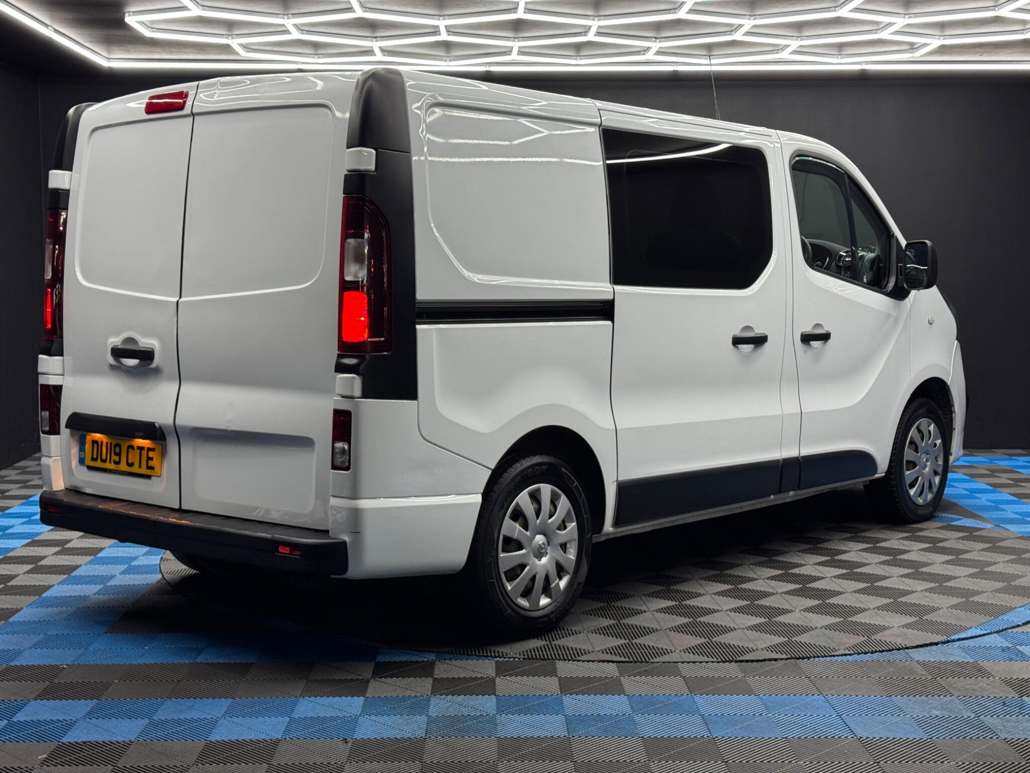 Vauxhall Vivaro 1.6 CDTi 2900 BiTurbo ecoTEC Sportive Crew Van L1 H1 Euro 6 (s/s) 5dr (6 Seat) 5dr Manual 2026