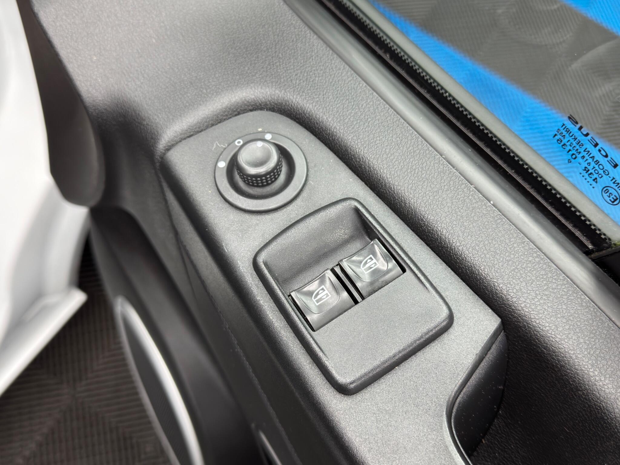 Vauxhall Vivaro 1.6 CDTi 2900 BiTurbo ecoTEC Sportive Crew Van L1 H1 Euro 6 (s/s) 5dr (6 Seat) 5dr Manual 2026