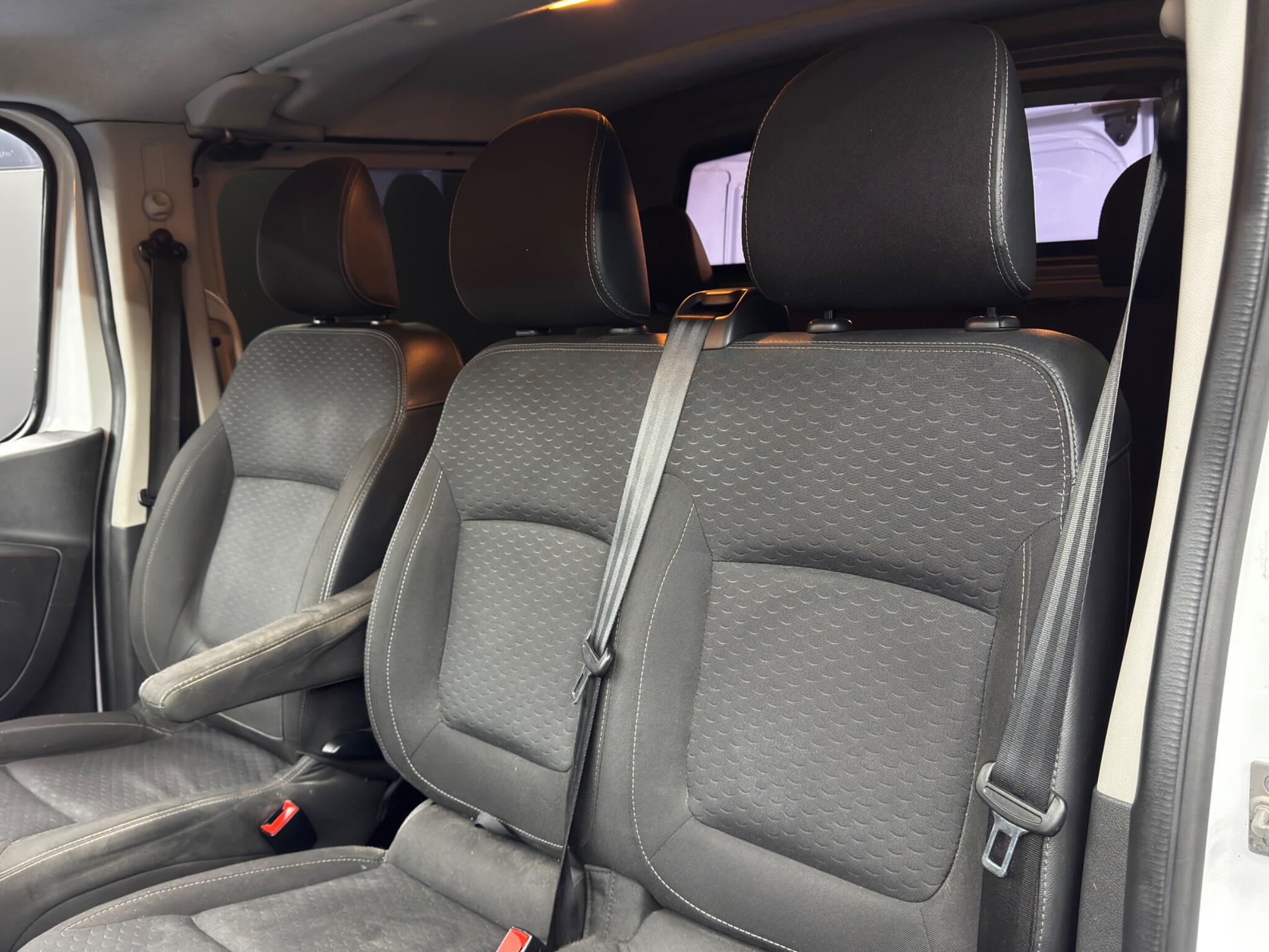 Vauxhall Vivaro 1.6 CDTi 2900 BiTurbo ecoTEC Sportive Crew Van L1 H1 Euro 6 (s/s) 5dr (6 Seat) 5dr Manual 2026