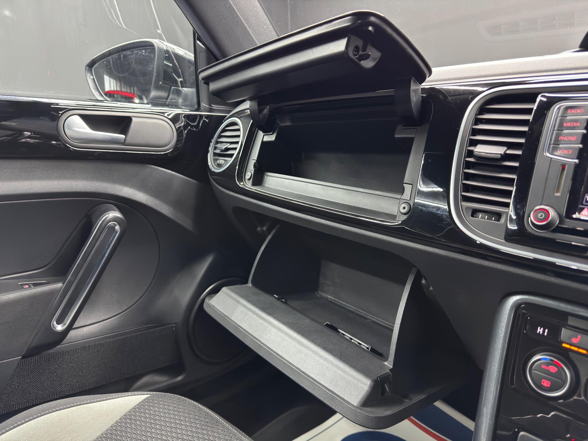 Volkswagen Beetle 2.0 TDI BlueMotion Tech R-Line Cabriolet DSG Euro 6 (s/s) 2dr 2dr Automatic 2026