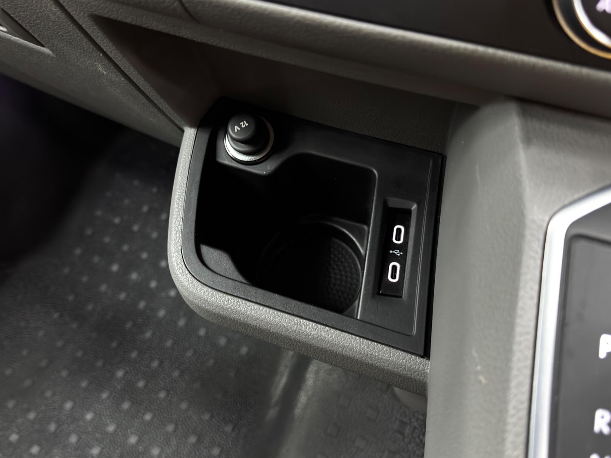 Volkswagen e-Transporter e 110 37.3kWh Advance Auto LWB 5dr 5dr Automatic 2025