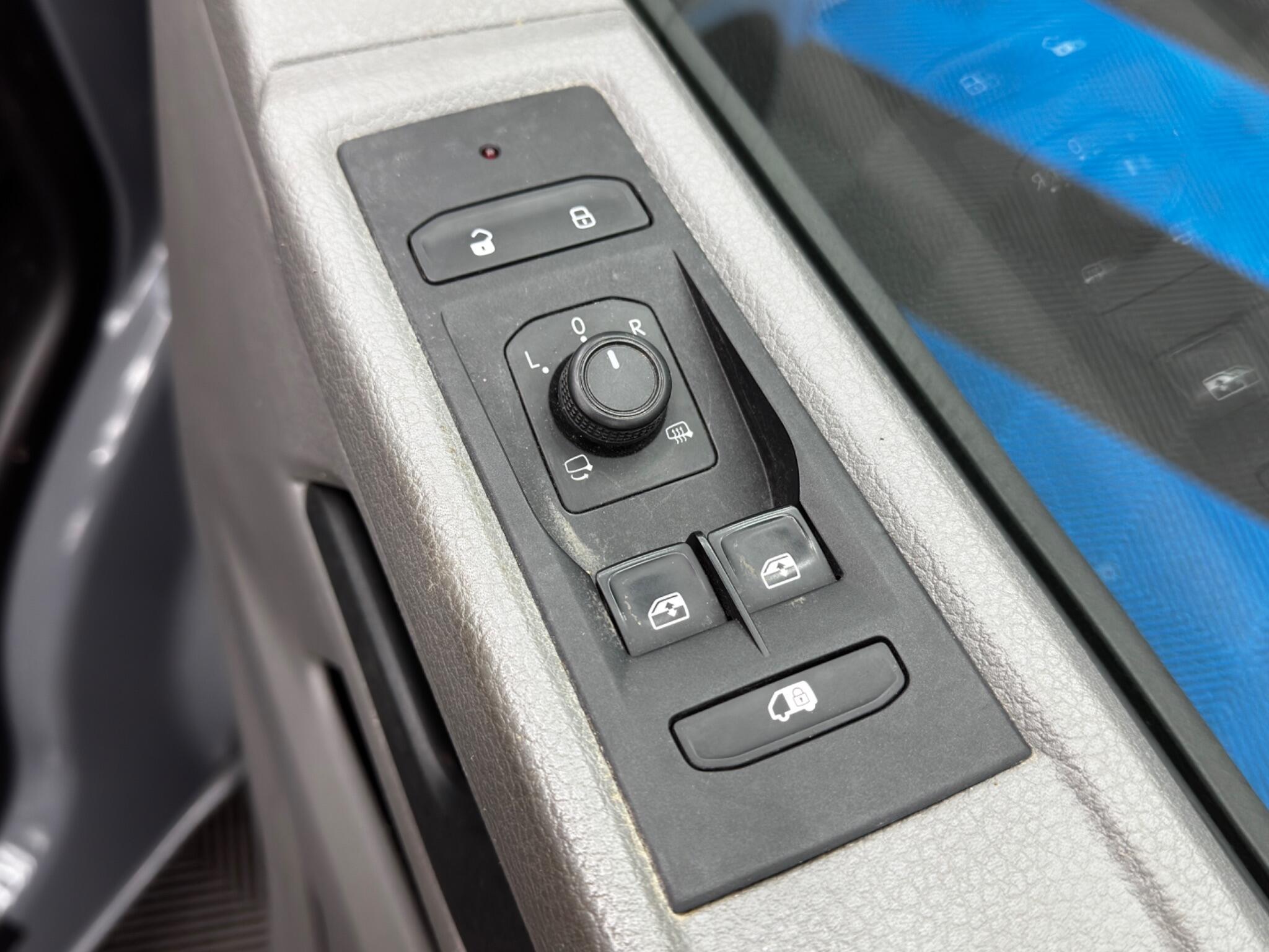 Volkswagen e-Transporter e 110 37.3kWh Advance Auto LWB 5dr 5dr Automatic 2025