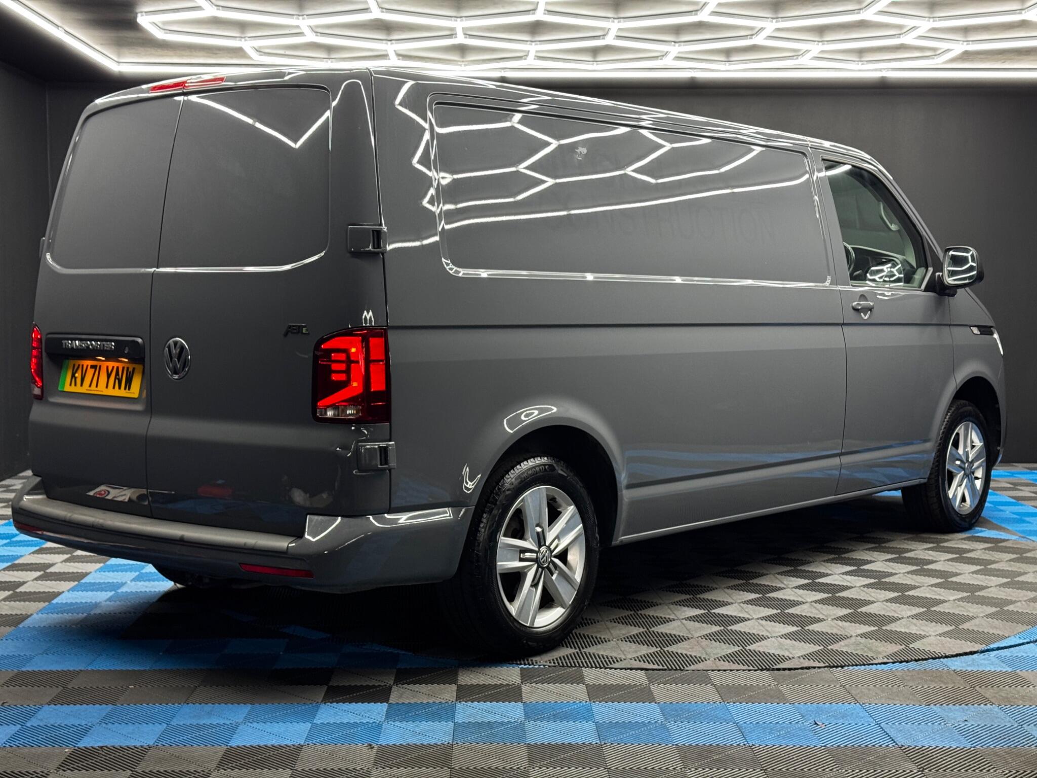 Volkswagen e-Transporter e 110 37.3kWh Advance Auto LWB 5dr 5dr Automatic 2025