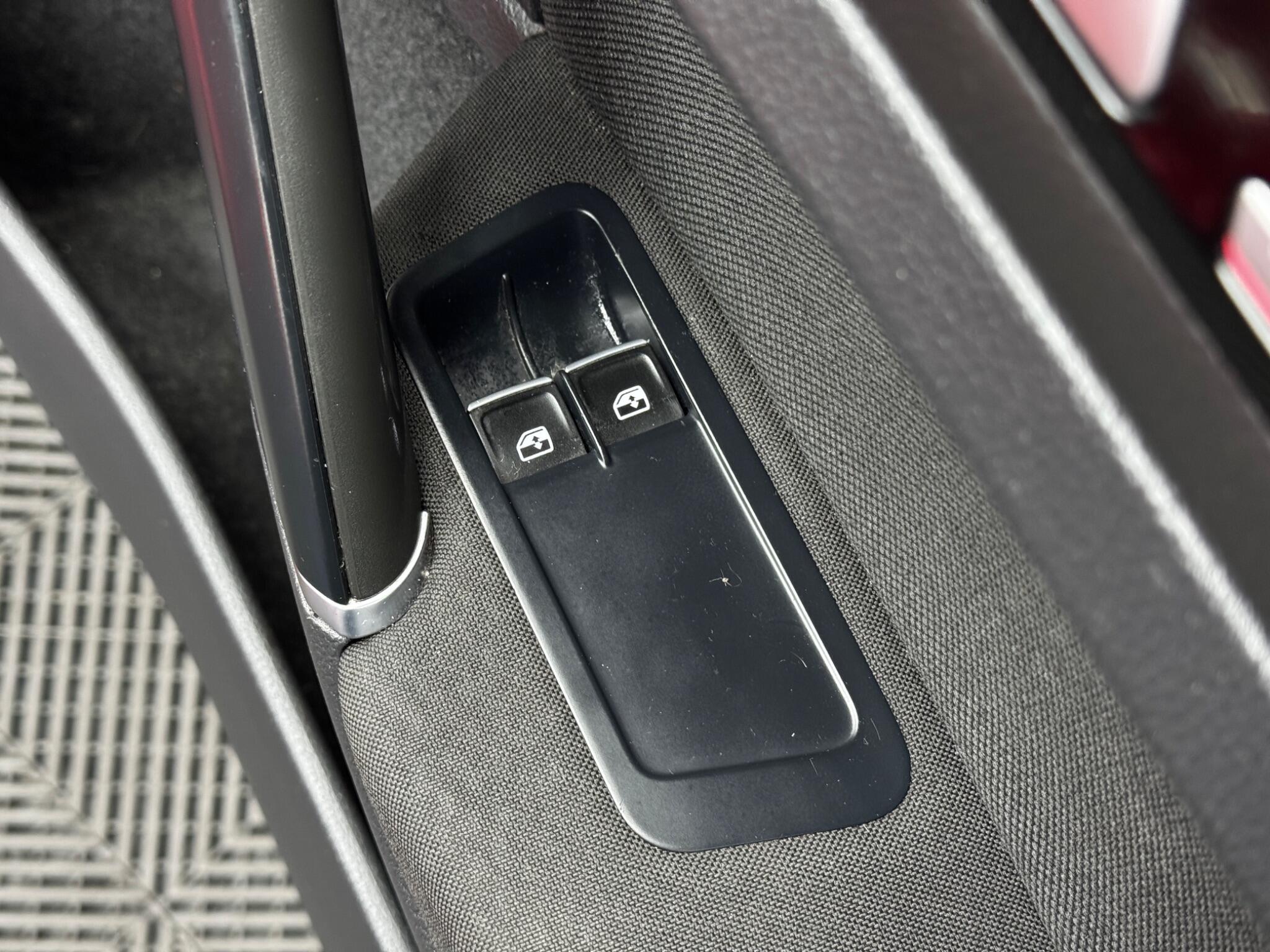 Volkswagen Golf 2.0 TSI BlueMotion Tech GTI Launch Euro 6 (s/s) 3dr 3dr Manual 2026