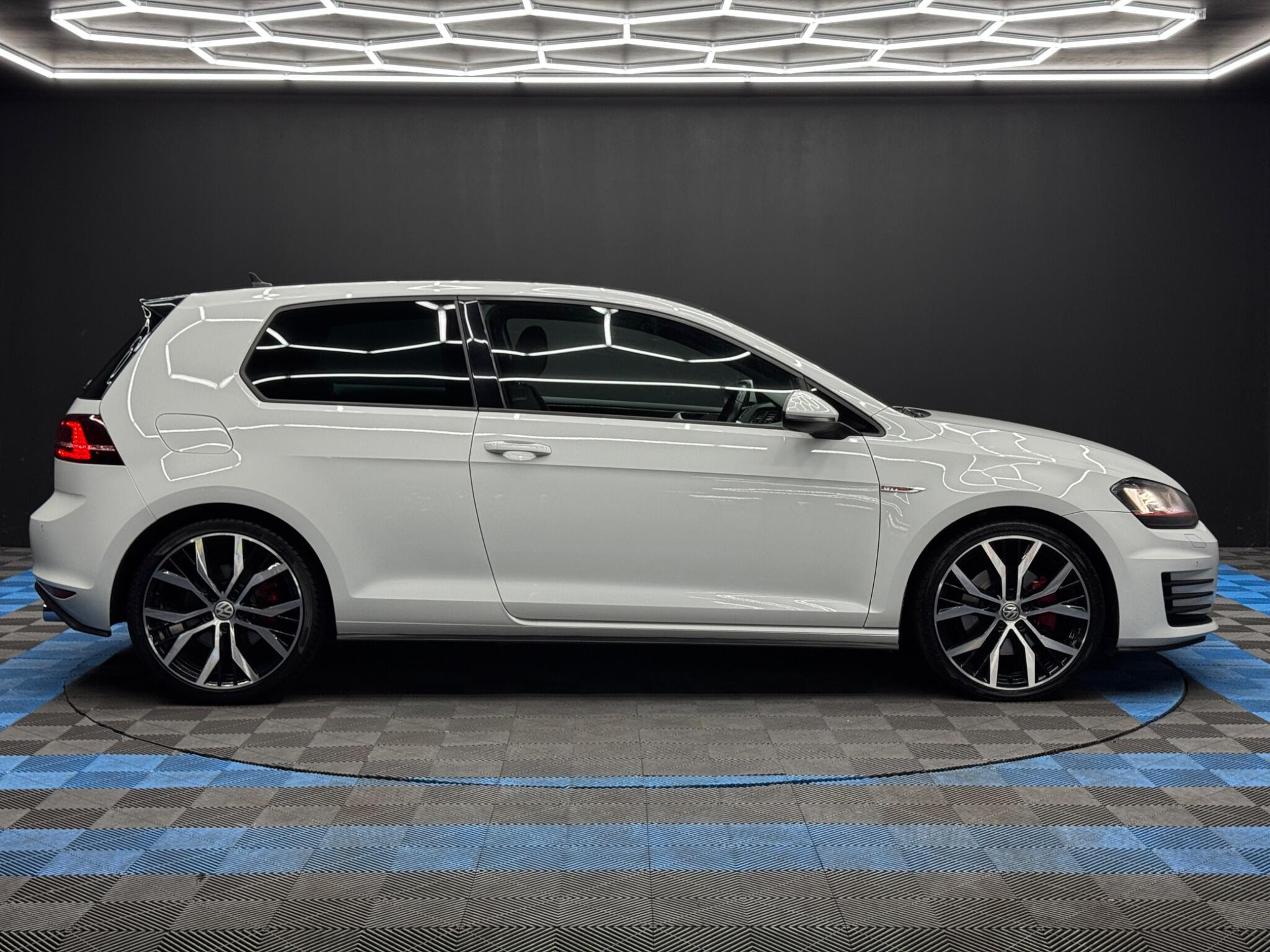 Volkswagen Golf 2.0 TSI BlueMotion Tech GTI Launch Euro 6 (s/s) 3dr 3dr Manual 2026