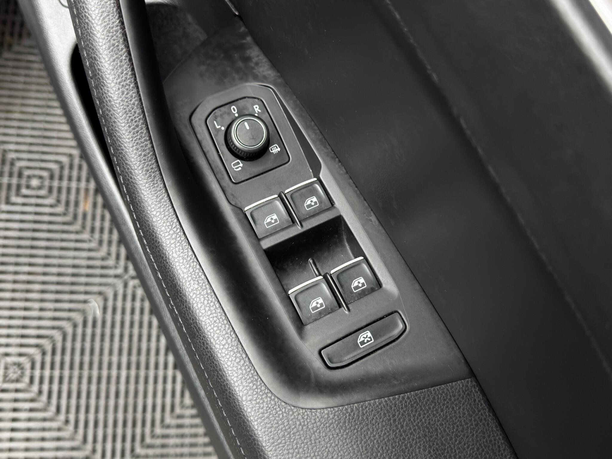 Volkswagen Passat 1.5 TSI EVO GT DSG Euro 6 (s/s) 4dr 4dr Automatic 2025