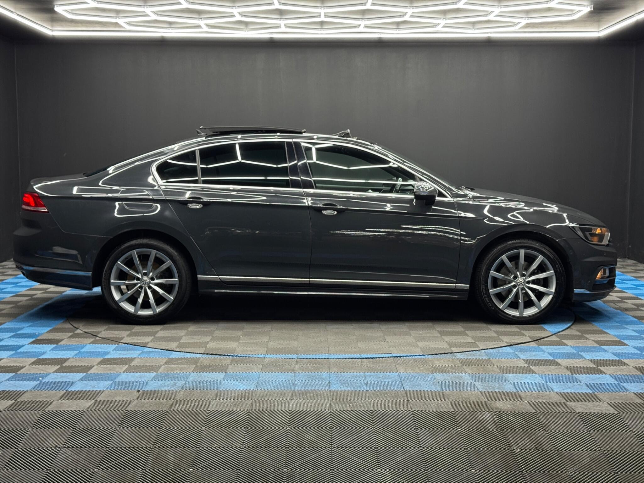 Volkswagen Passat 2.0 TDI BlueMotion Tech R-Line Euro 6 (s/s) 4dr 4dr Manual 2026