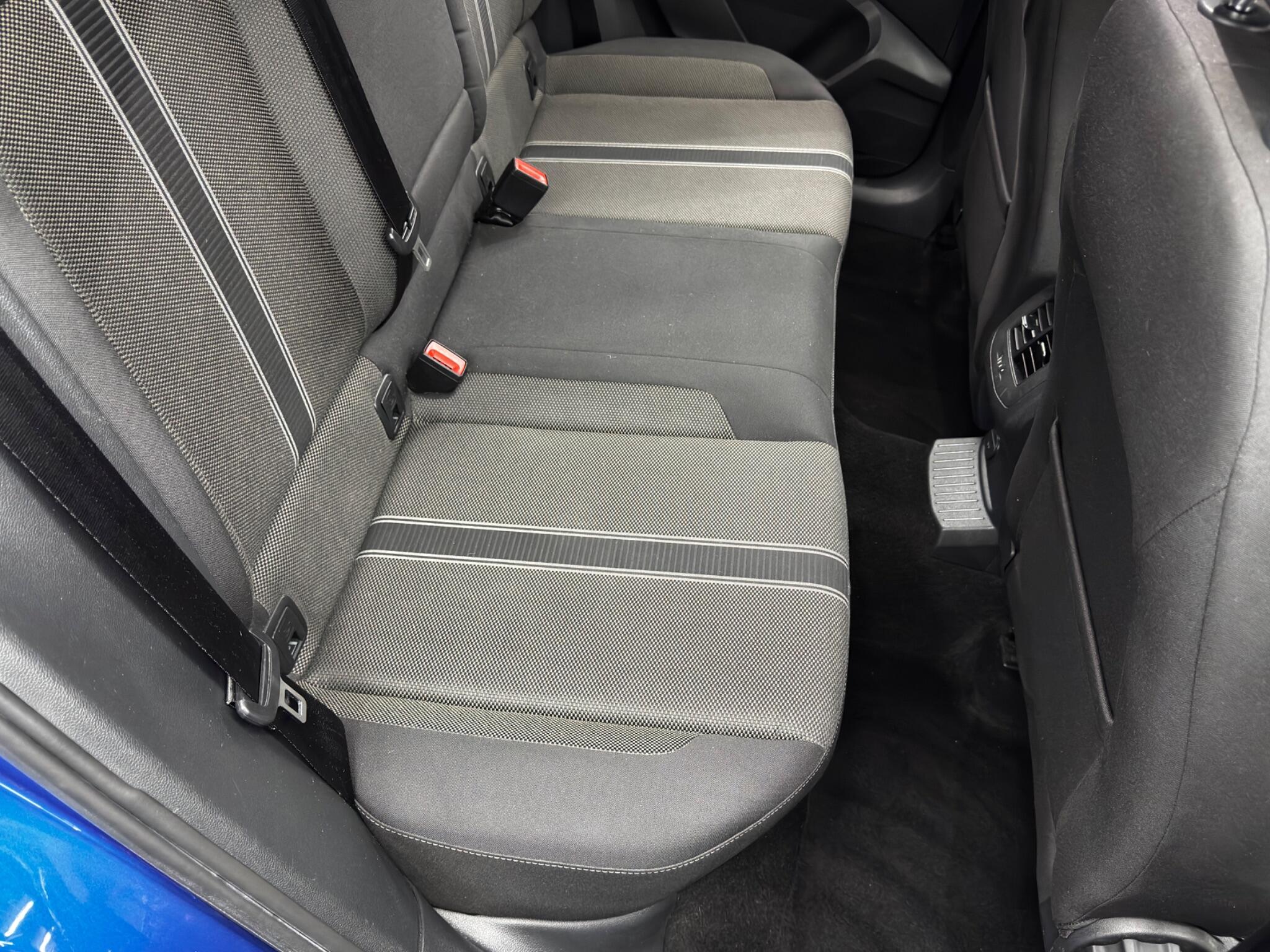 Volkswagen T-Roc 1.5 TSI EVO Design Euro 6 (s/s) 5dr 5dr Manual 2025