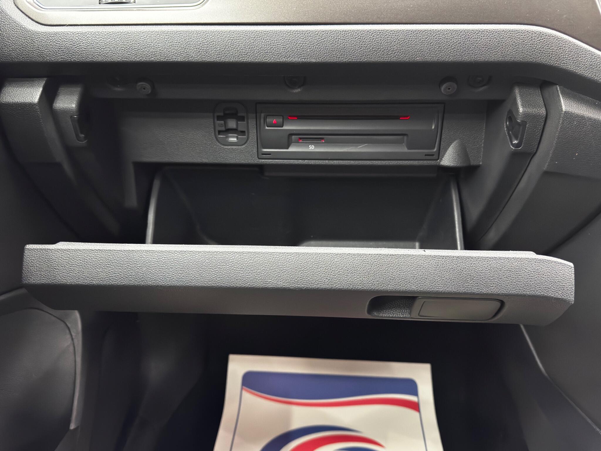 Volkswagen T-Roc 1.5 TSI EVO Design Euro 6 (s/s) 5dr 5dr Manual 2025