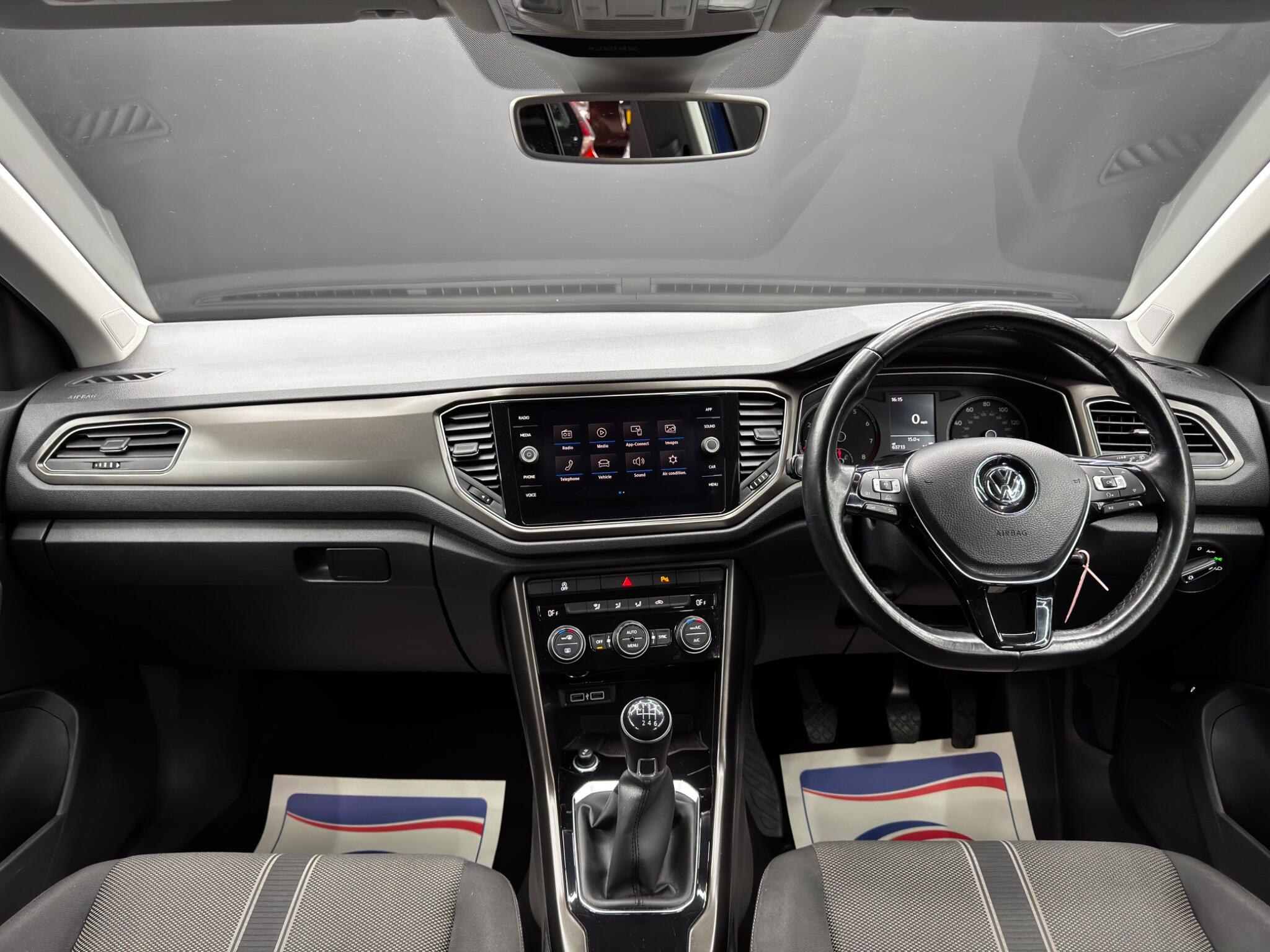 Volkswagen T-Roc 1.5 TSI EVO Design Euro 6 (s/s) 5dr 5dr Manual 2025