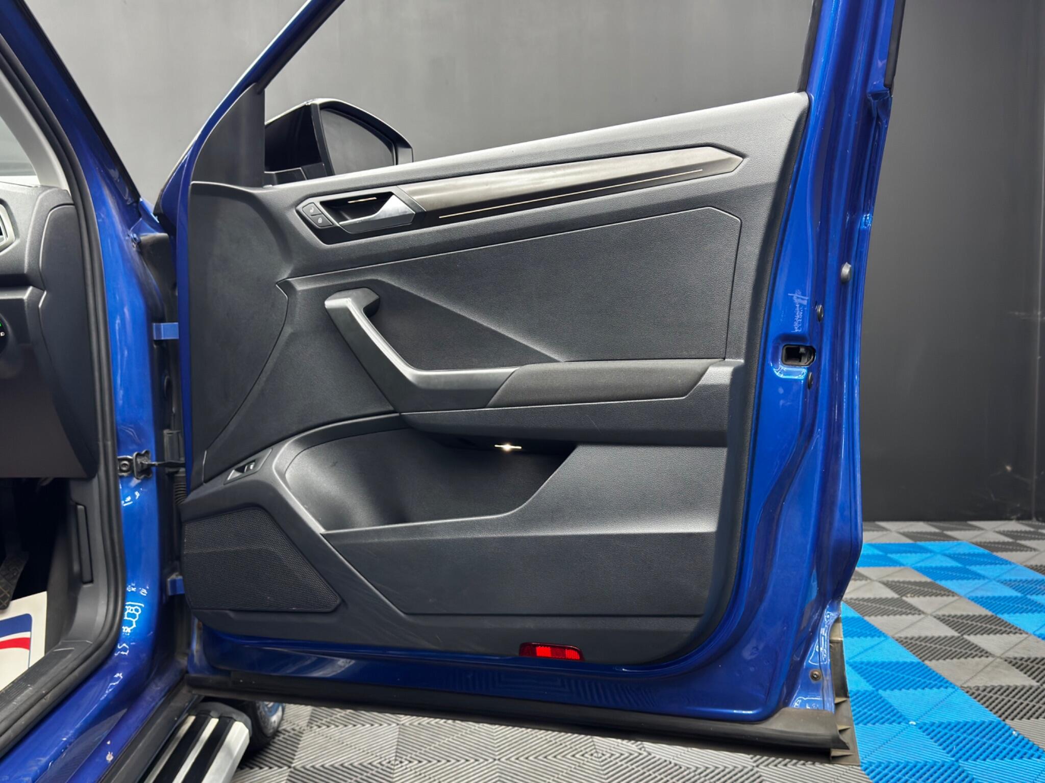 Volkswagen T-Roc 1.5 TSI EVO Design Euro 6 (s/s) 5dr 5dr Manual 2025