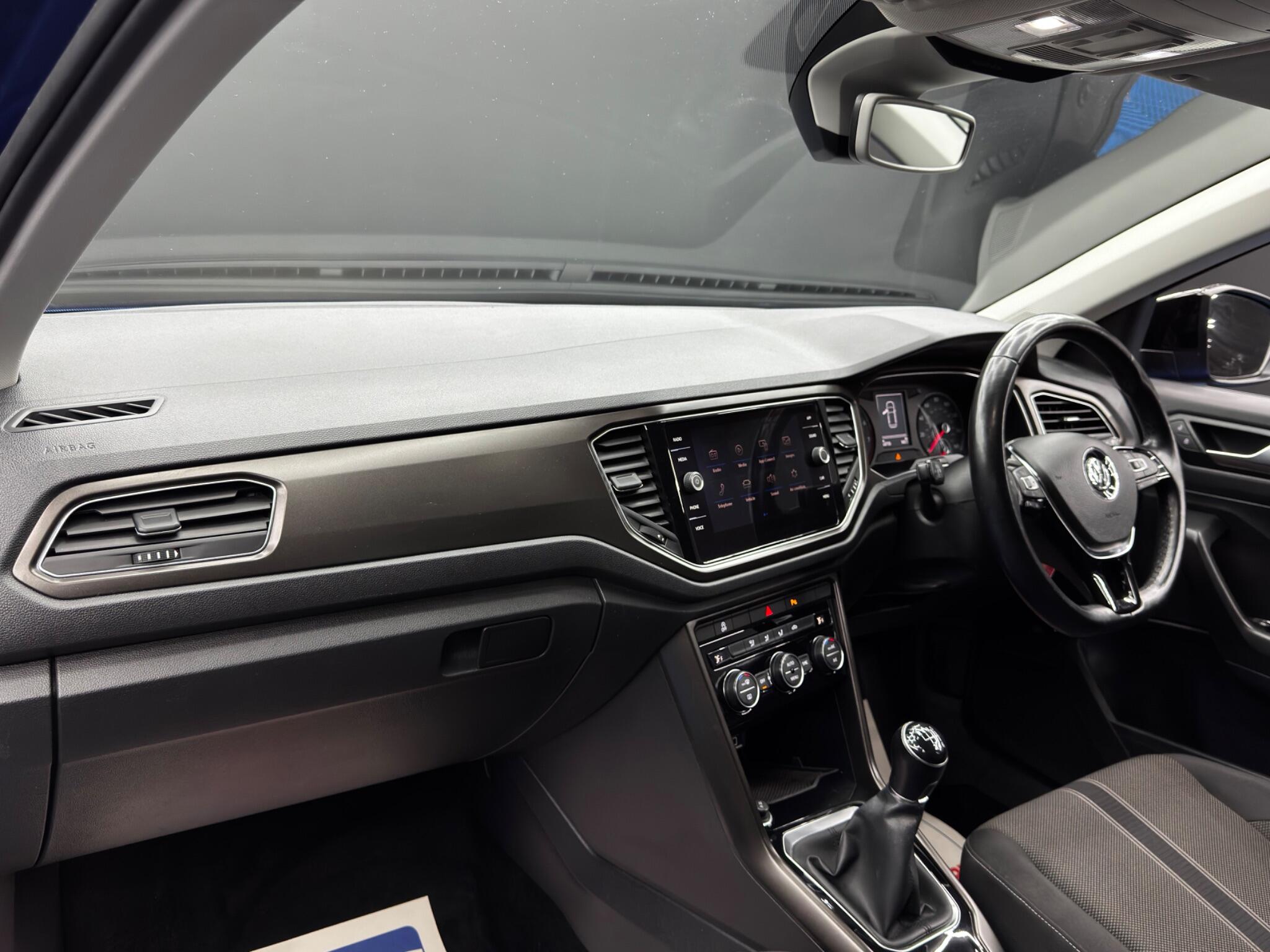 Volkswagen T-Roc 1.5 TSI EVO Design Euro 6 (s/s) 5dr 5dr Manual 2025