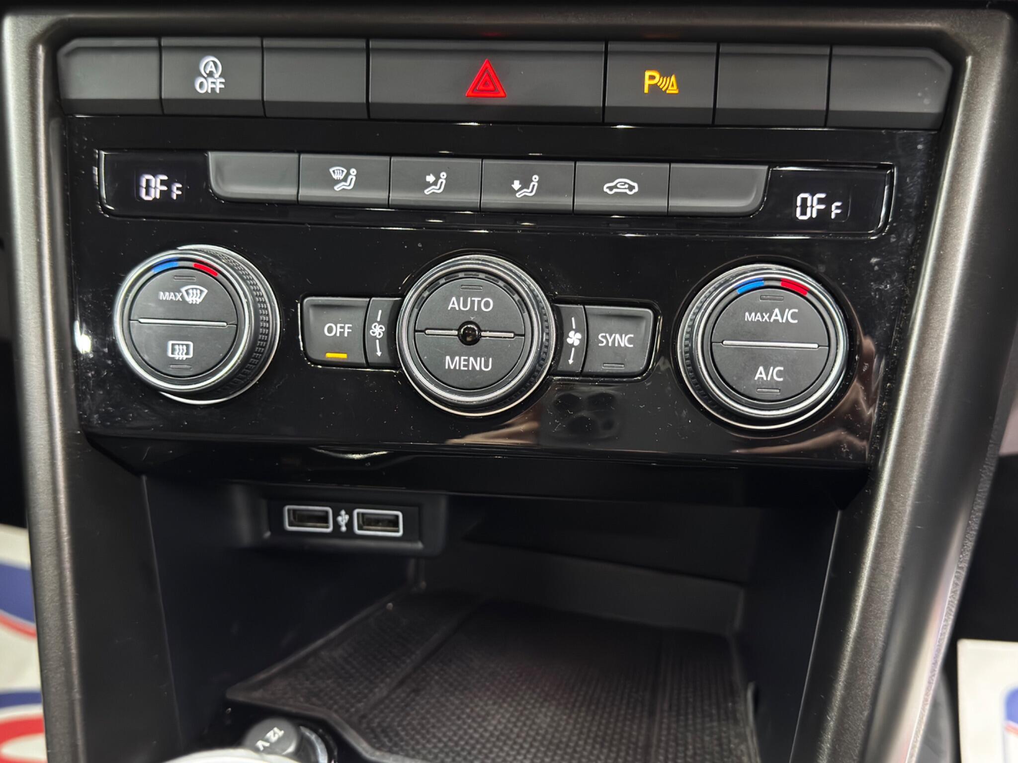 Volkswagen T-Roc 1.5 TSI EVO Design Euro 6 (s/s) 5dr 5dr Manual 2025