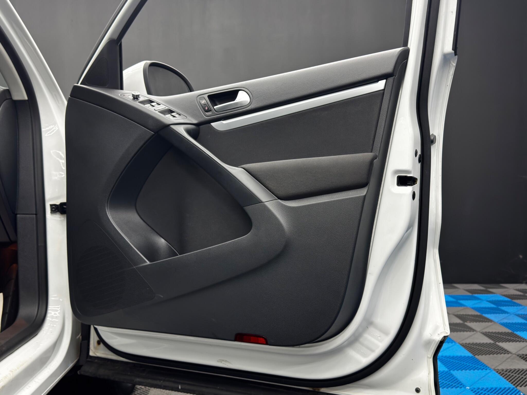 Volkswagen Tiguan 2.0 TDI BlueMotion Tech Match 4WD Euro 5 (s/s) 5dr 5dr Manual 2025