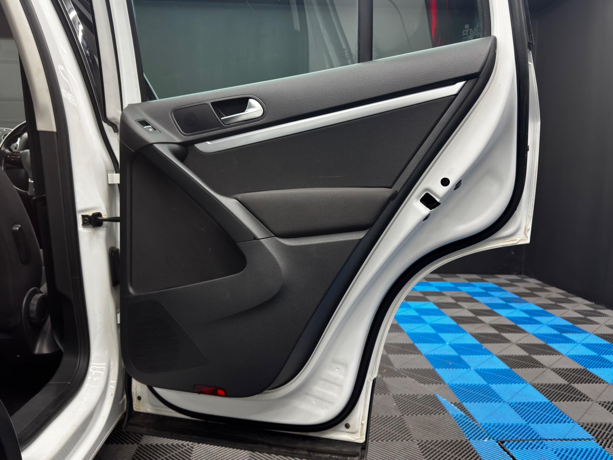 Volkswagen Tiguan 2.0 TDI BlueMotion Tech Match 4WD Euro 5 (s/s) 5dr 5dr Manual 2025