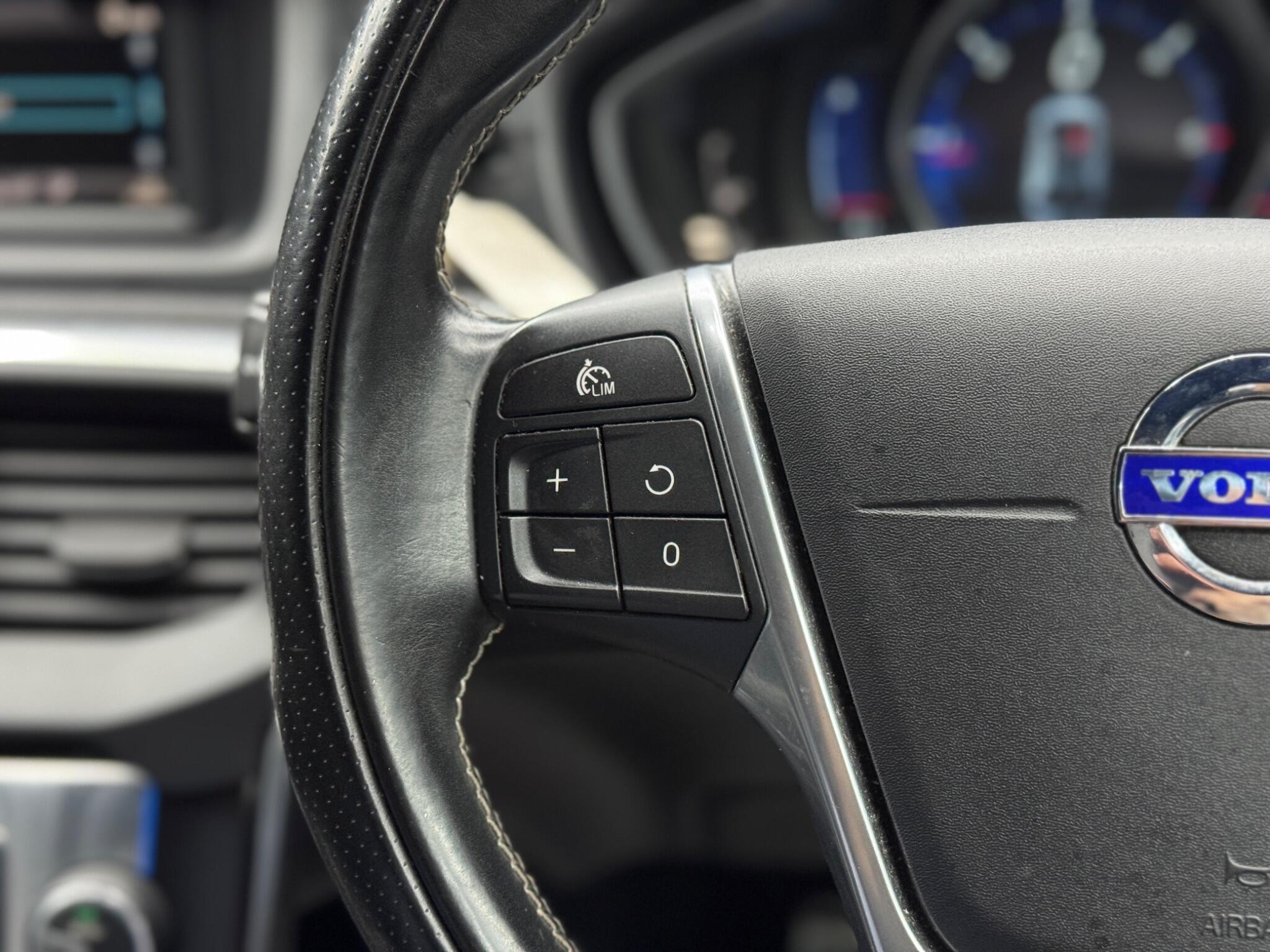 Volvo V40 1.6 D2 R-Design Euro 5 (s/s) 5dr 5dr Manual 2026