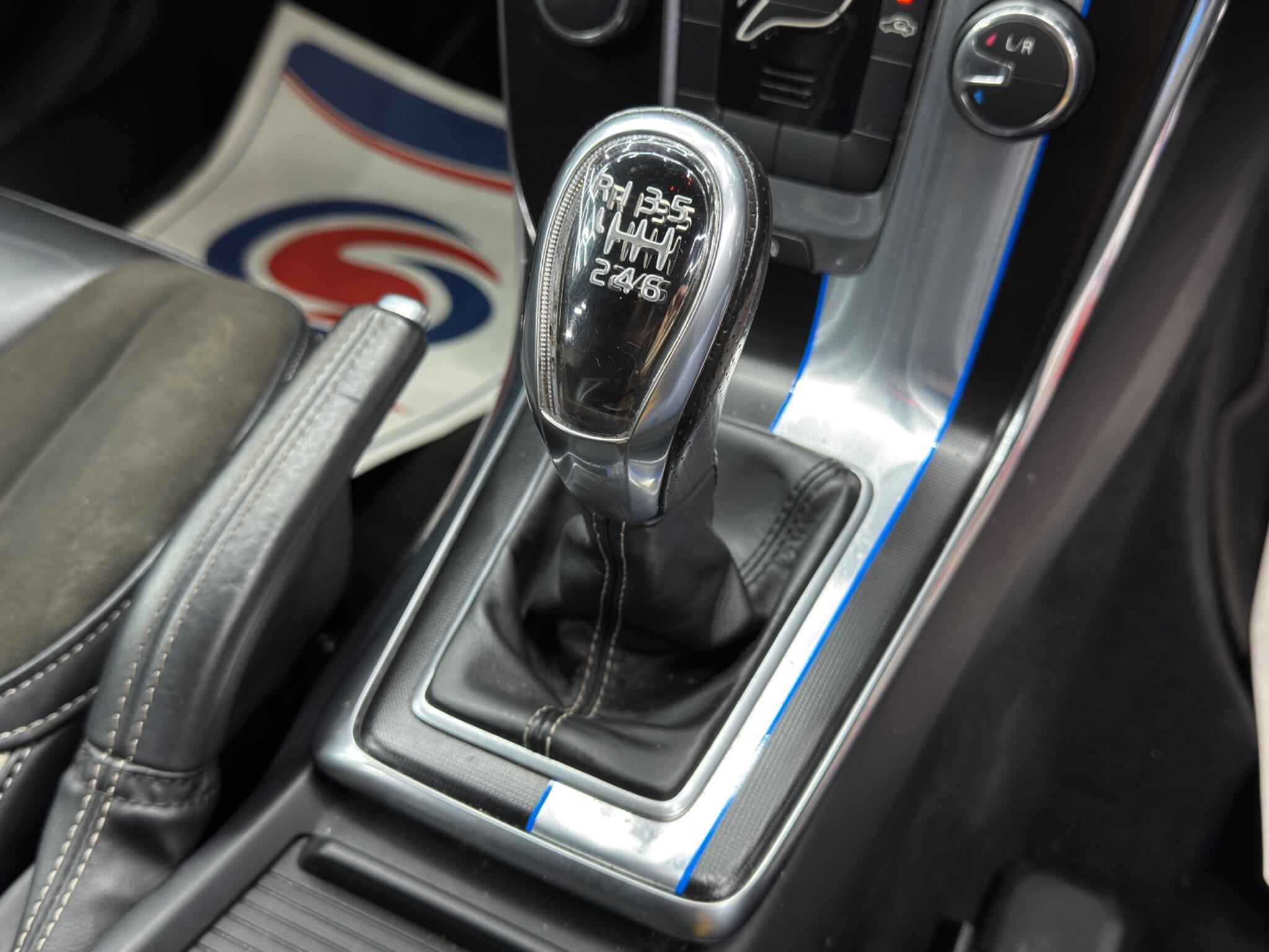 Volvo V40 1.6 D2 R-Design Euro 5 (s/s) 5dr 5dr Manual 2026