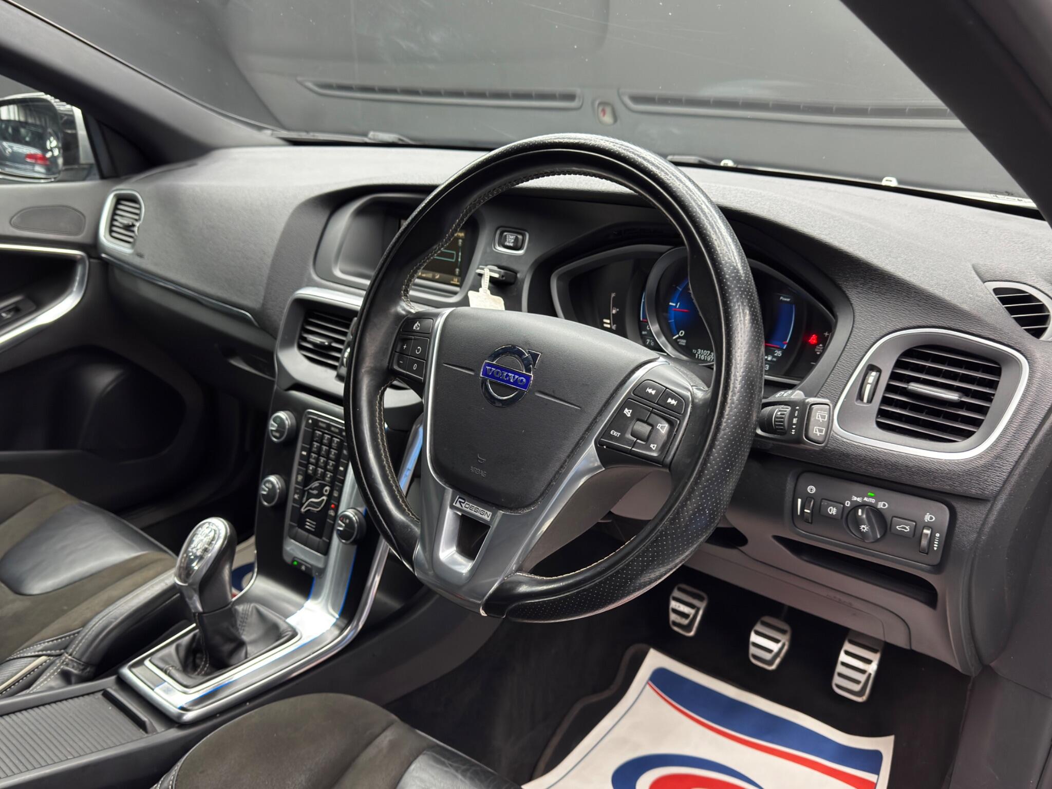 Volvo V40 1.6 D2 R-Design Euro 5 (s/s) 5dr 5dr Manual 2026