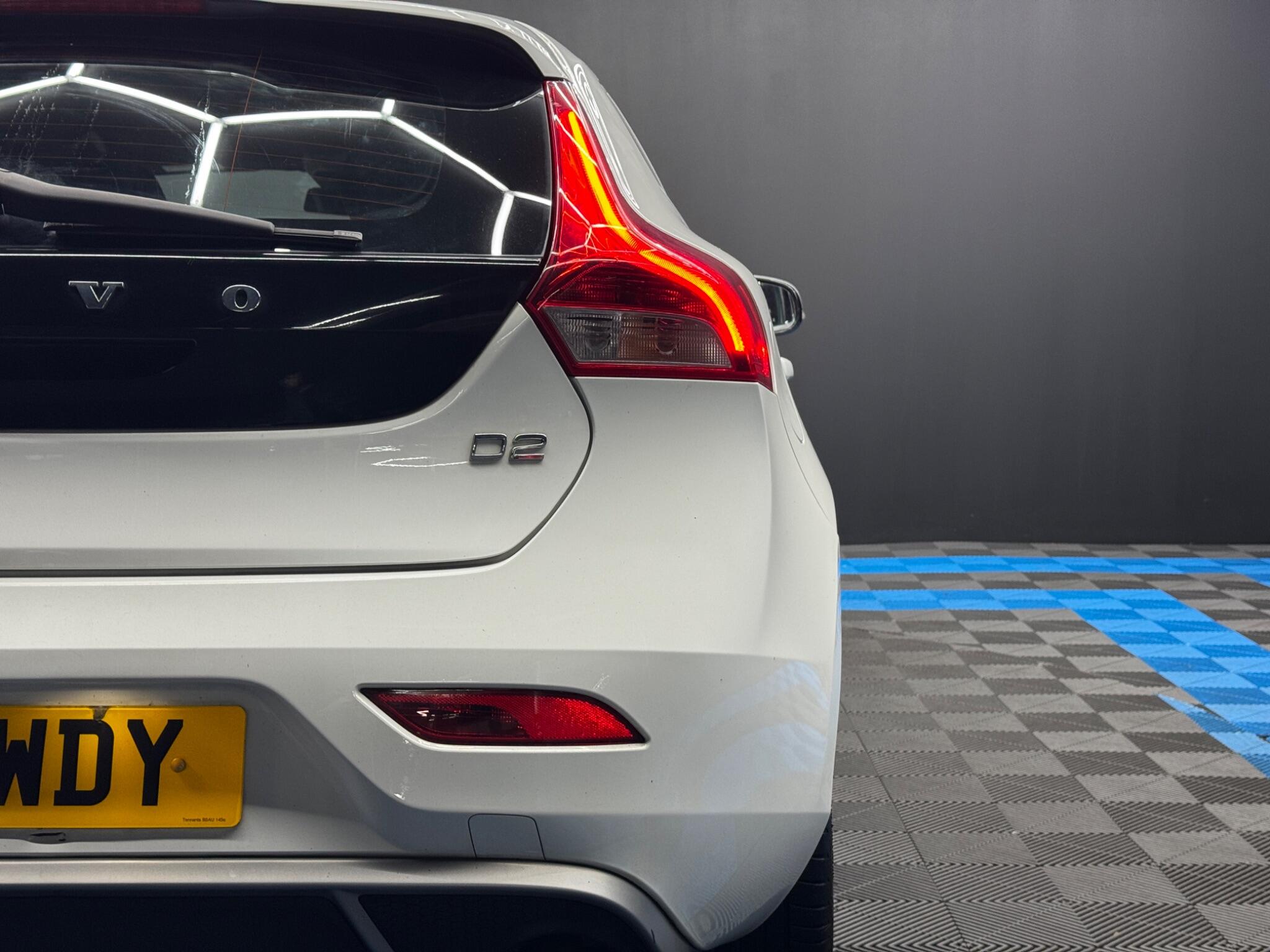 Volvo V40 1.6 D2 R-Design Euro 5 (s/s) 5dr 5dr Manual 2026