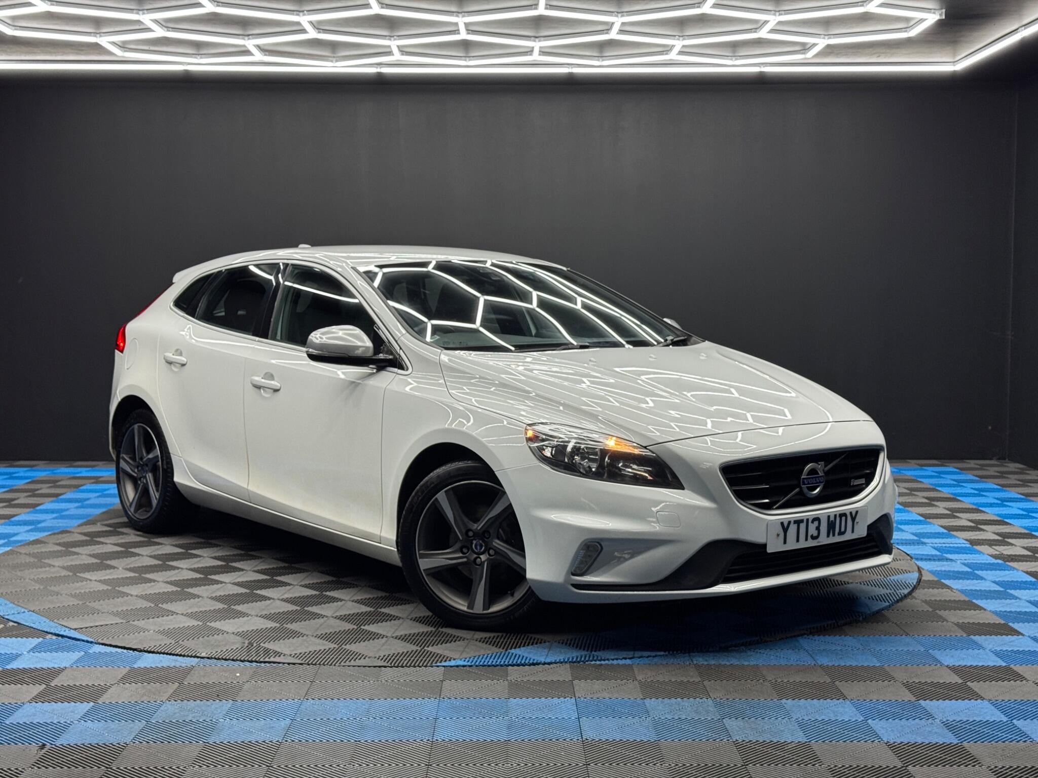 Volvo V40 1.6 D2 R-Design Euro 5 (s/s) 5dr 5dr Manual 2026