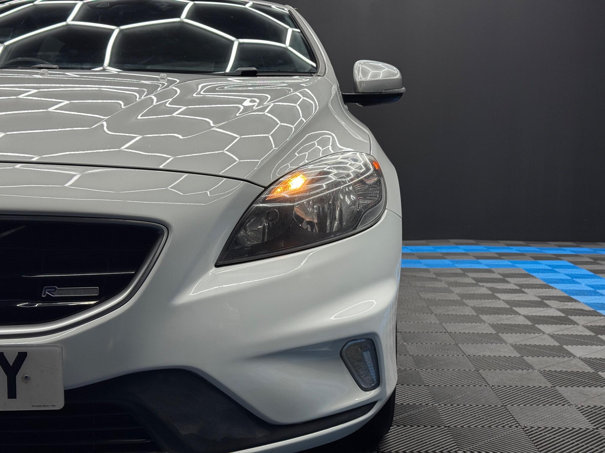 Volvo V40 1.6 D2 R-Design Euro 5 (s/s) 5dr 5dr Manual 2026