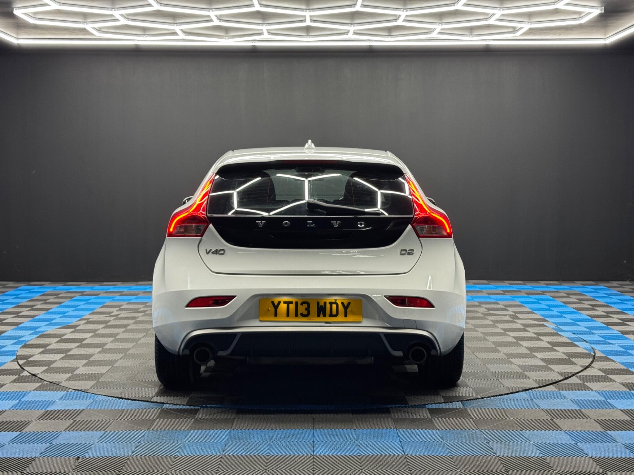 Volvo V40 1.6 D2 R-Design Euro 5 (s/s) 5dr 5dr Manual 2026