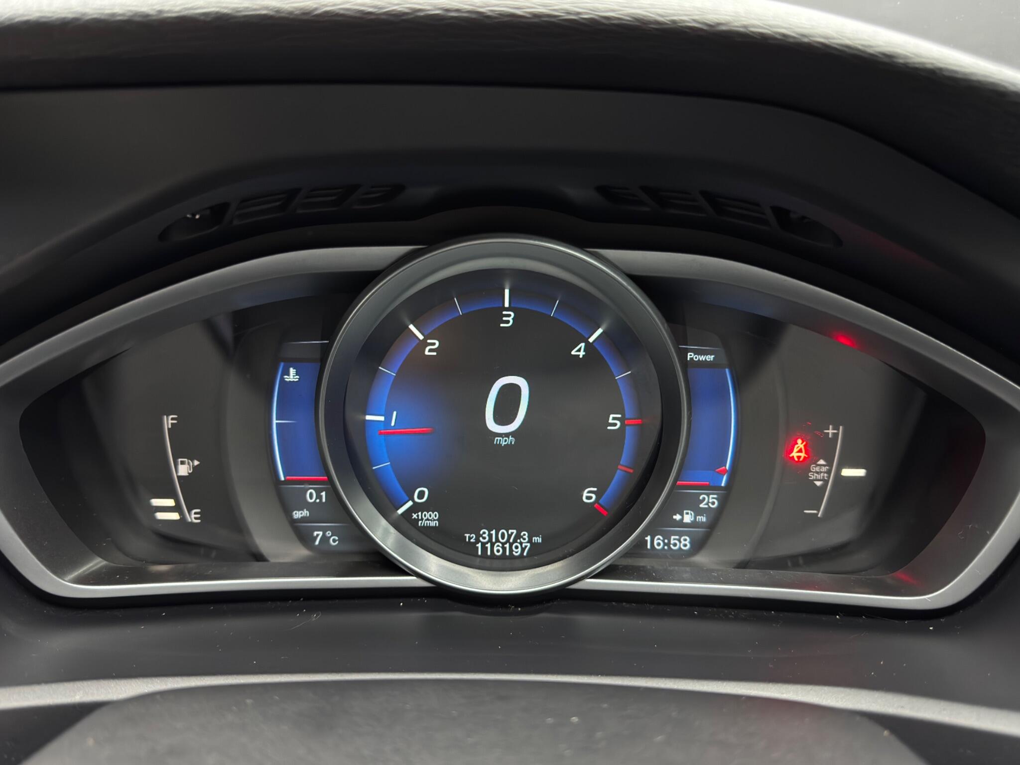 Volvo V40 1.6 D2 R-Design Euro 5 (s/s) 5dr 5dr Manual 2026