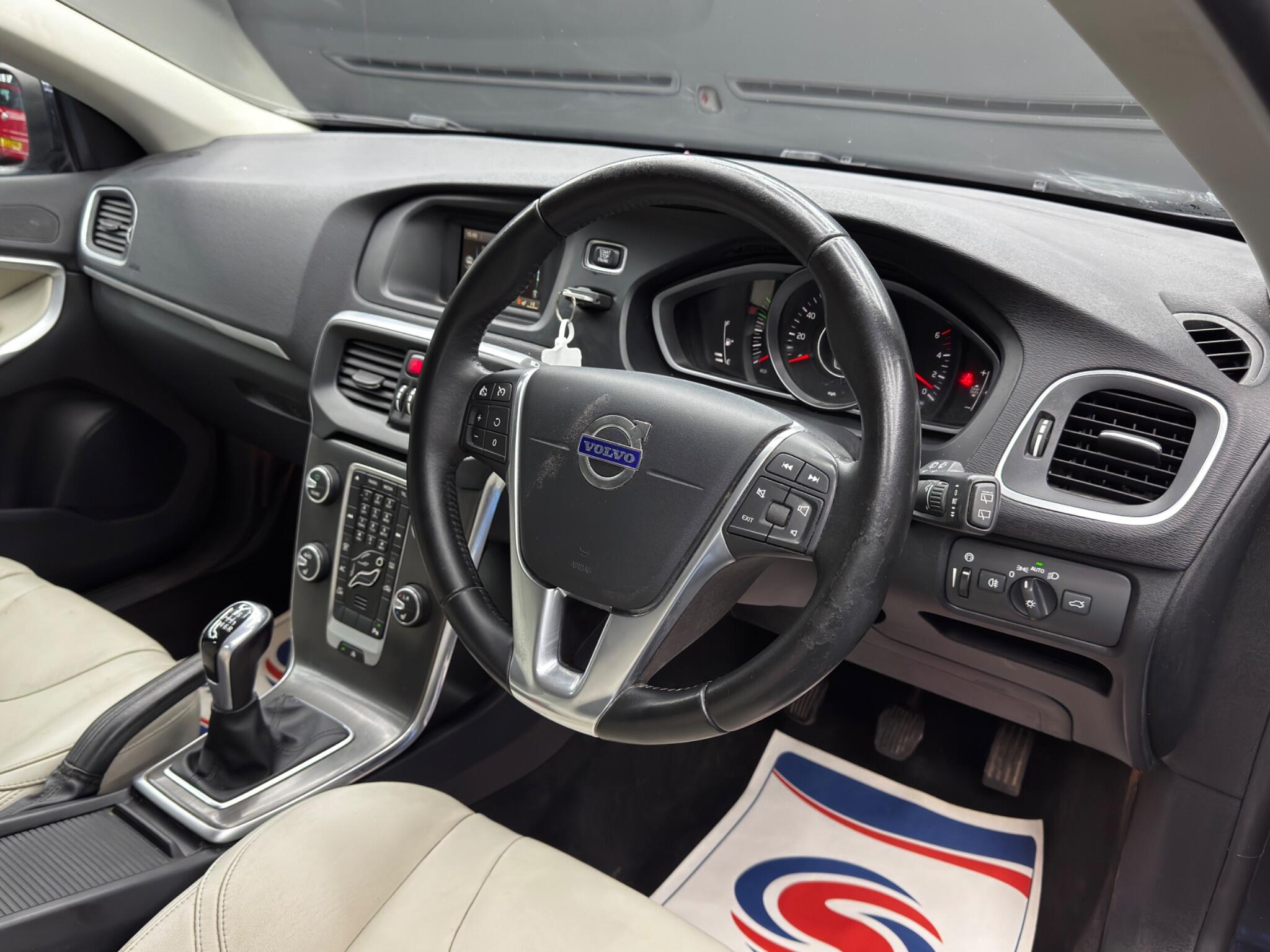 Volvo V40 2.0 D2 SE Lux Euro 6 (s/s) 5dr 5dr Manual 2026