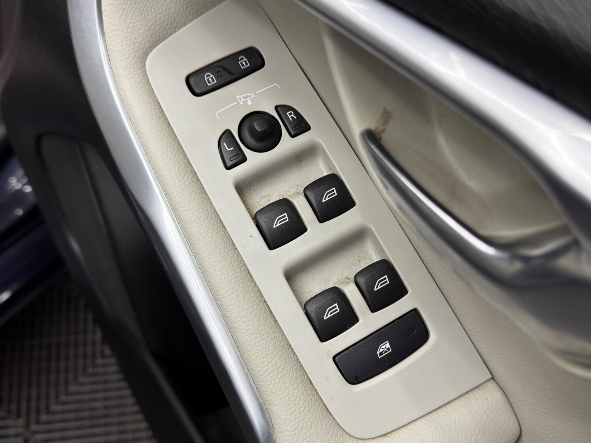 Volvo V40 2.0 D2 SE Lux Euro 6 (s/s) 5dr 5dr Manual 2026