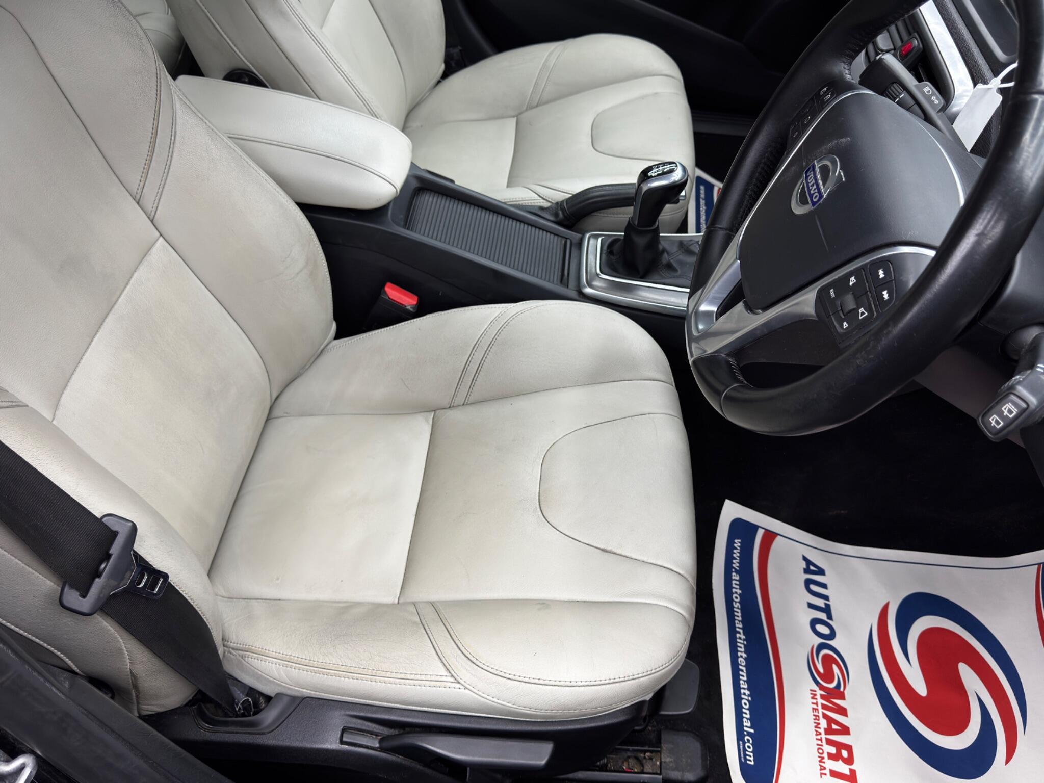 Volvo V40 2.0 D2 SE Lux Euro 6 (s/s) 5dr 5dr Manual 2026