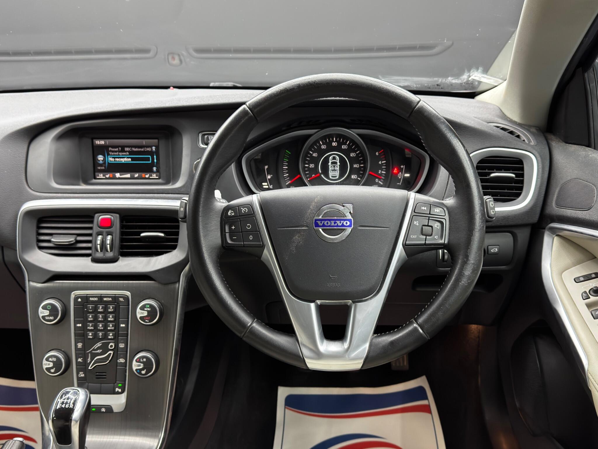 Volvo V40 2.0 D2 SE Lux Euro 6 (s/s) 5dr 5dr Manual 2026