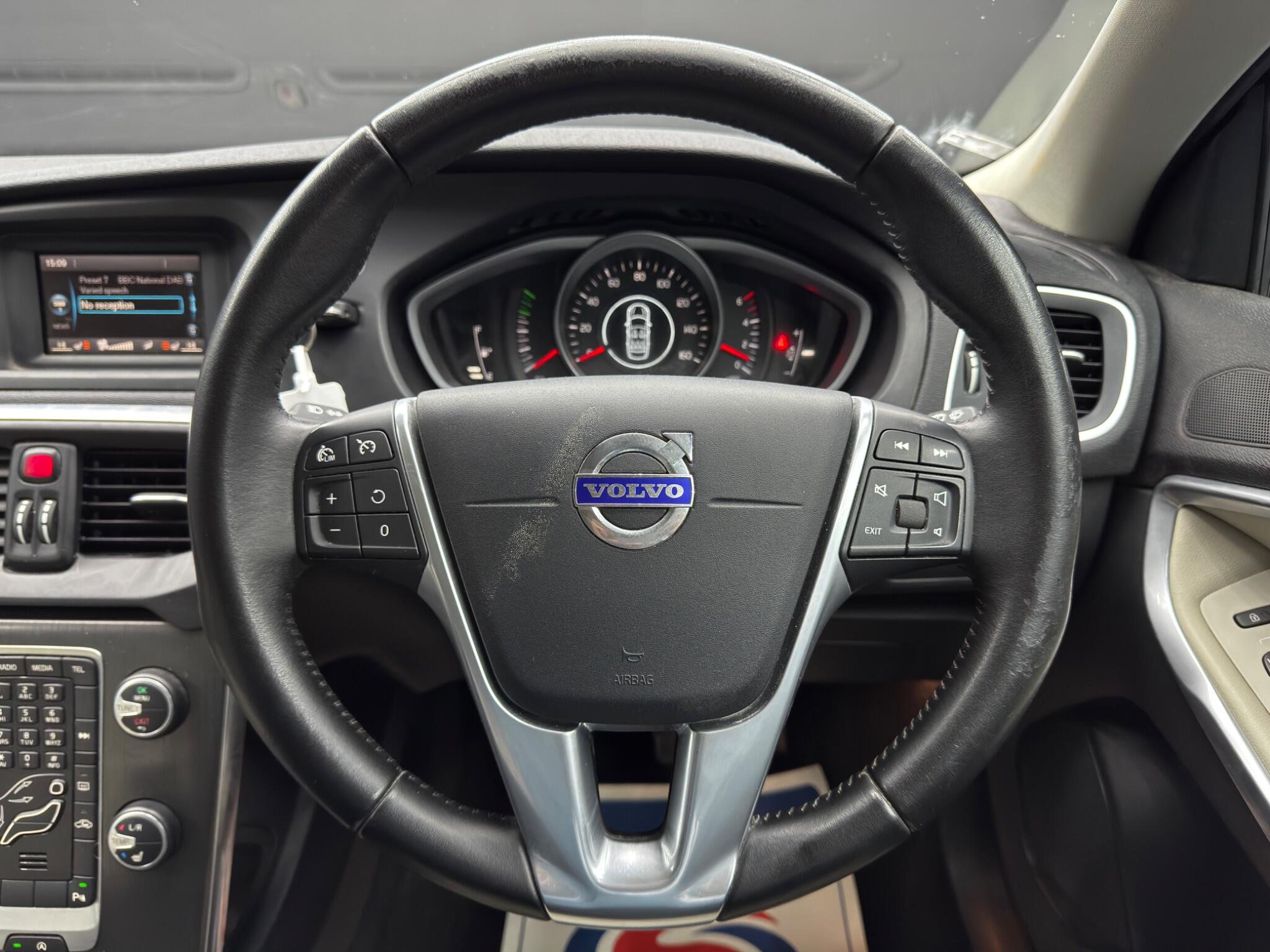 Volvo V40 2.0 D2 SE Lux Euro 6 (s/s) 5dr 5dr Manual 2026