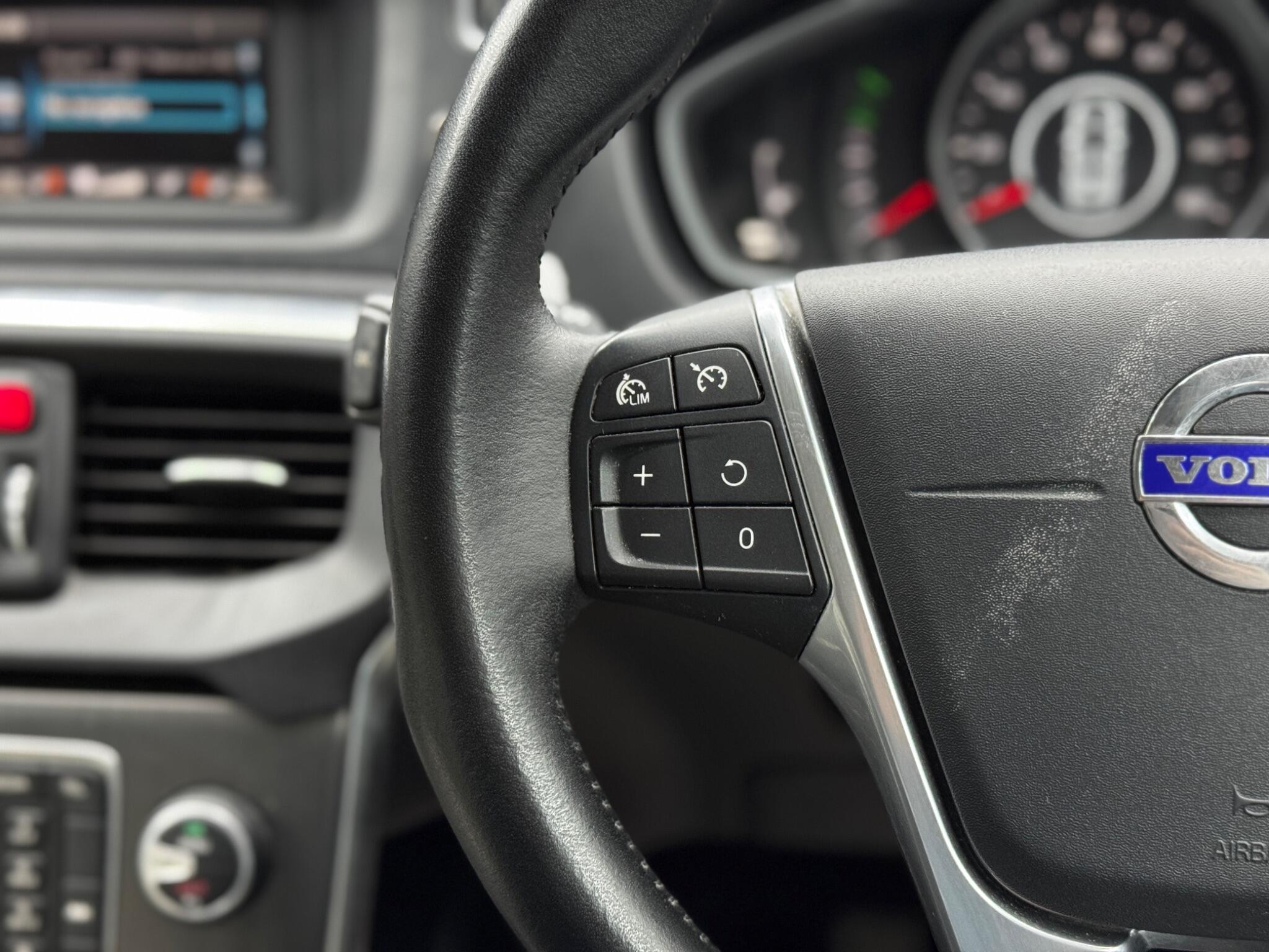 Volvo V40 2.0 D2 SE Lux Euro 6 (s/s) 5dr 5dr Manual 2026