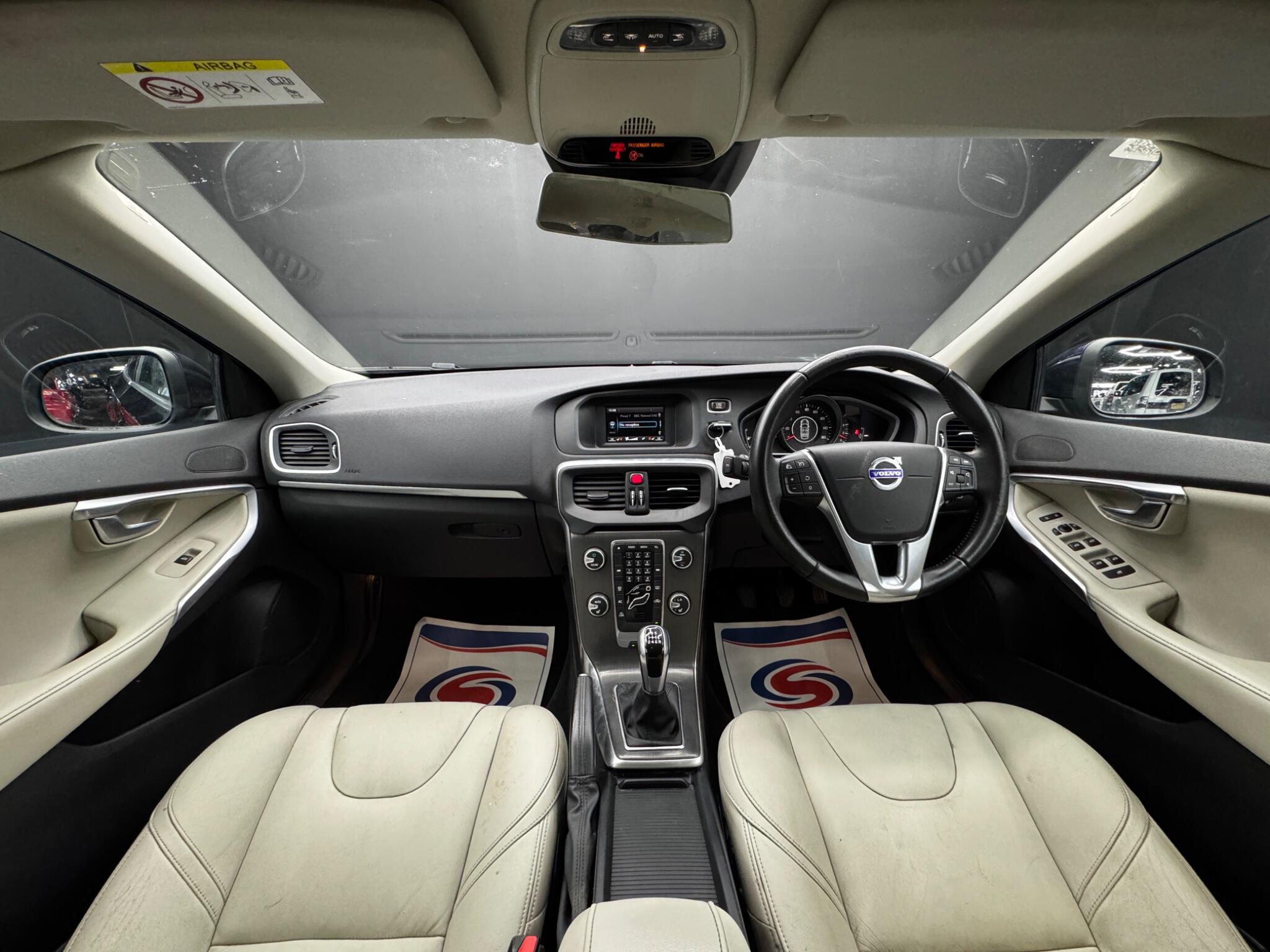 Volvo V40 2.0 D2 SE Lux Euro 6 (s/s) 5dr 5dr Manual 2026