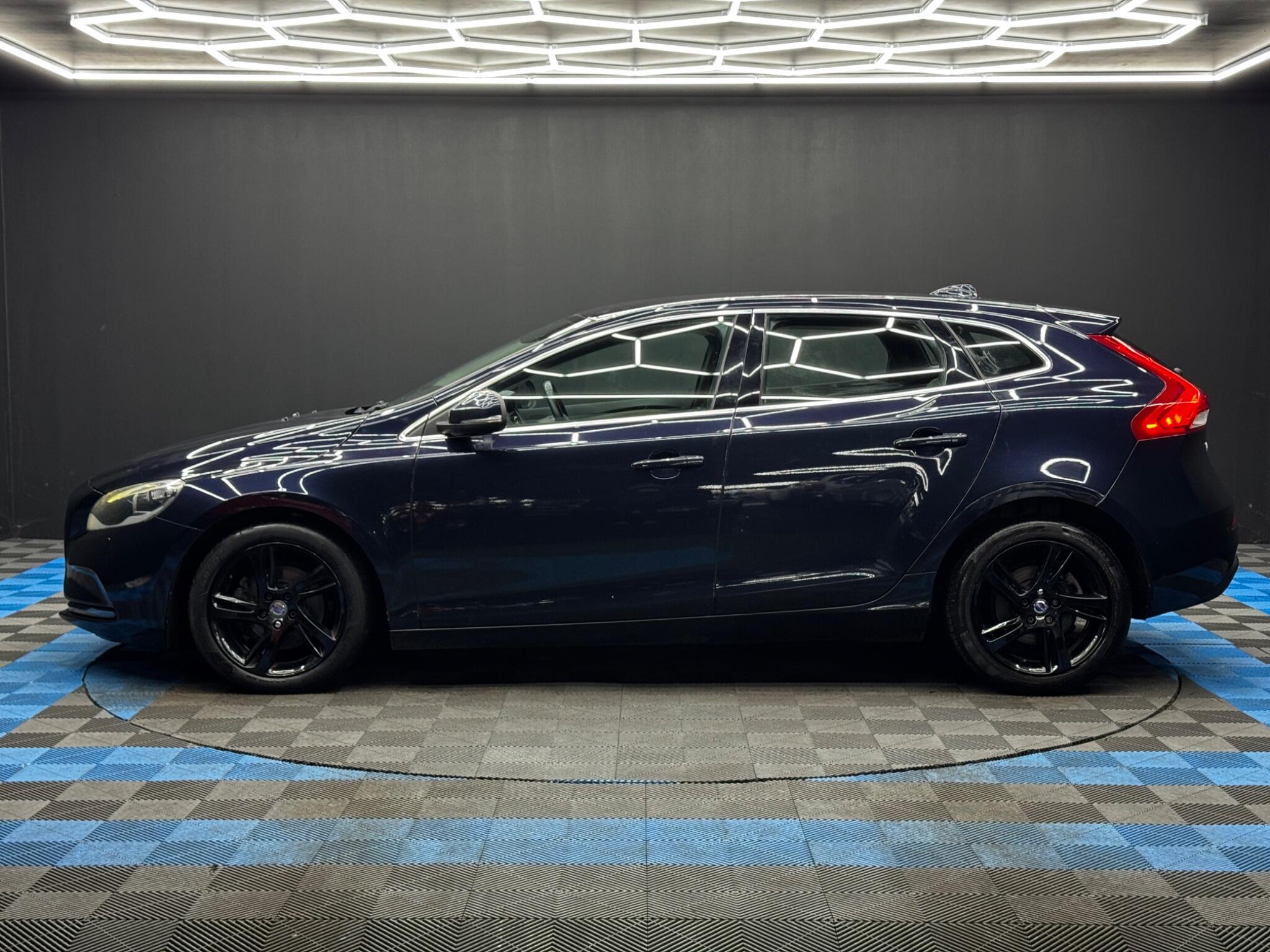 Volvo V40 2.0 D2 SE Lux Euro 6 (s/s) 5dr 5dr Manual 2026