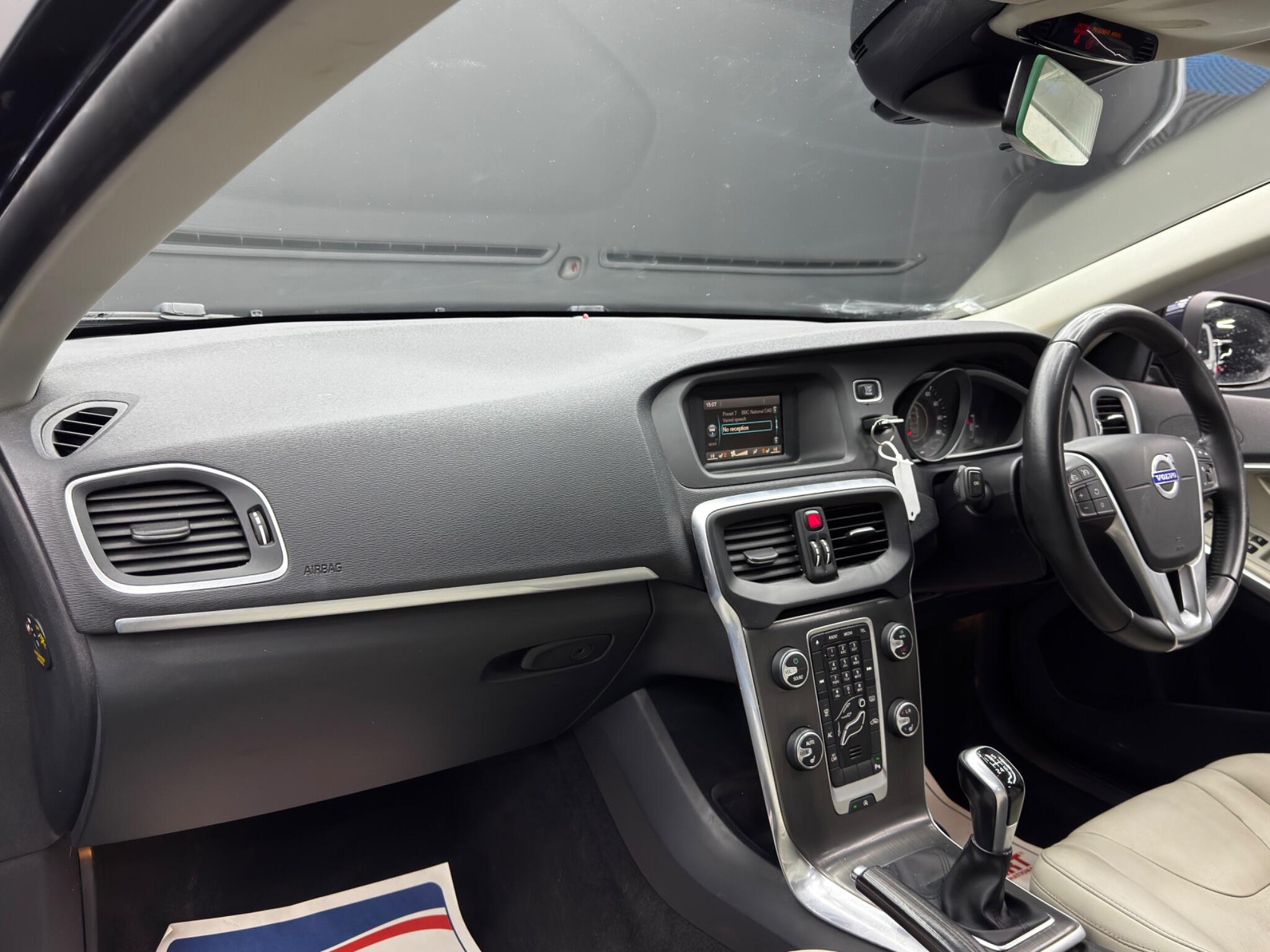 Volvo V40 2.0 D2 SE Lux Euro 6 (s/s) 5dr 5dr Manual 2026