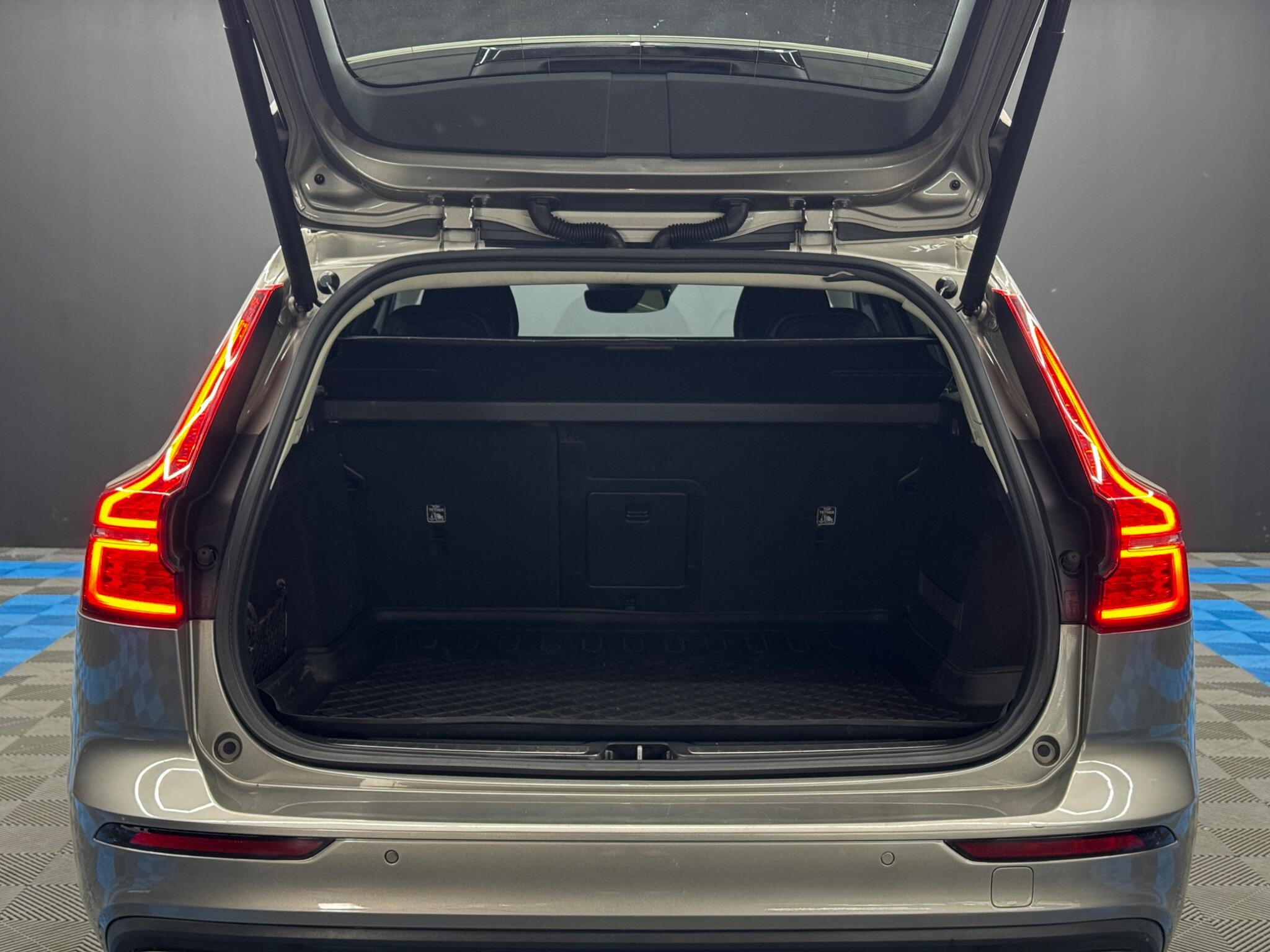Volvo V60 2.0 D3 Inscription Plus Auto Euro 6 (s/s) 5dr 5dr Automatic 2026