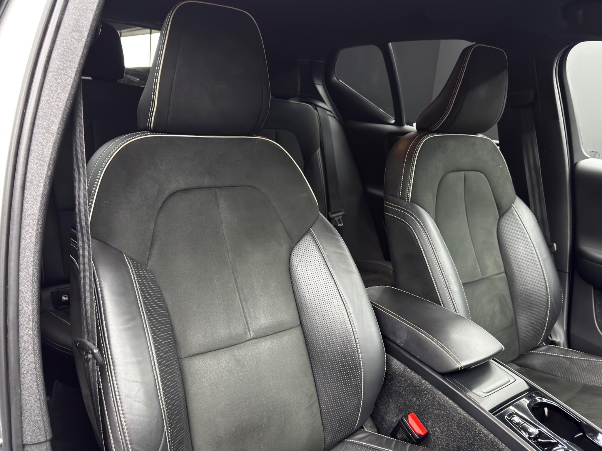 Volvo XC40 2.0 D3 R-Design Auto AWD Euro 6 (s/s) 5dr 5dr Automatic 2025