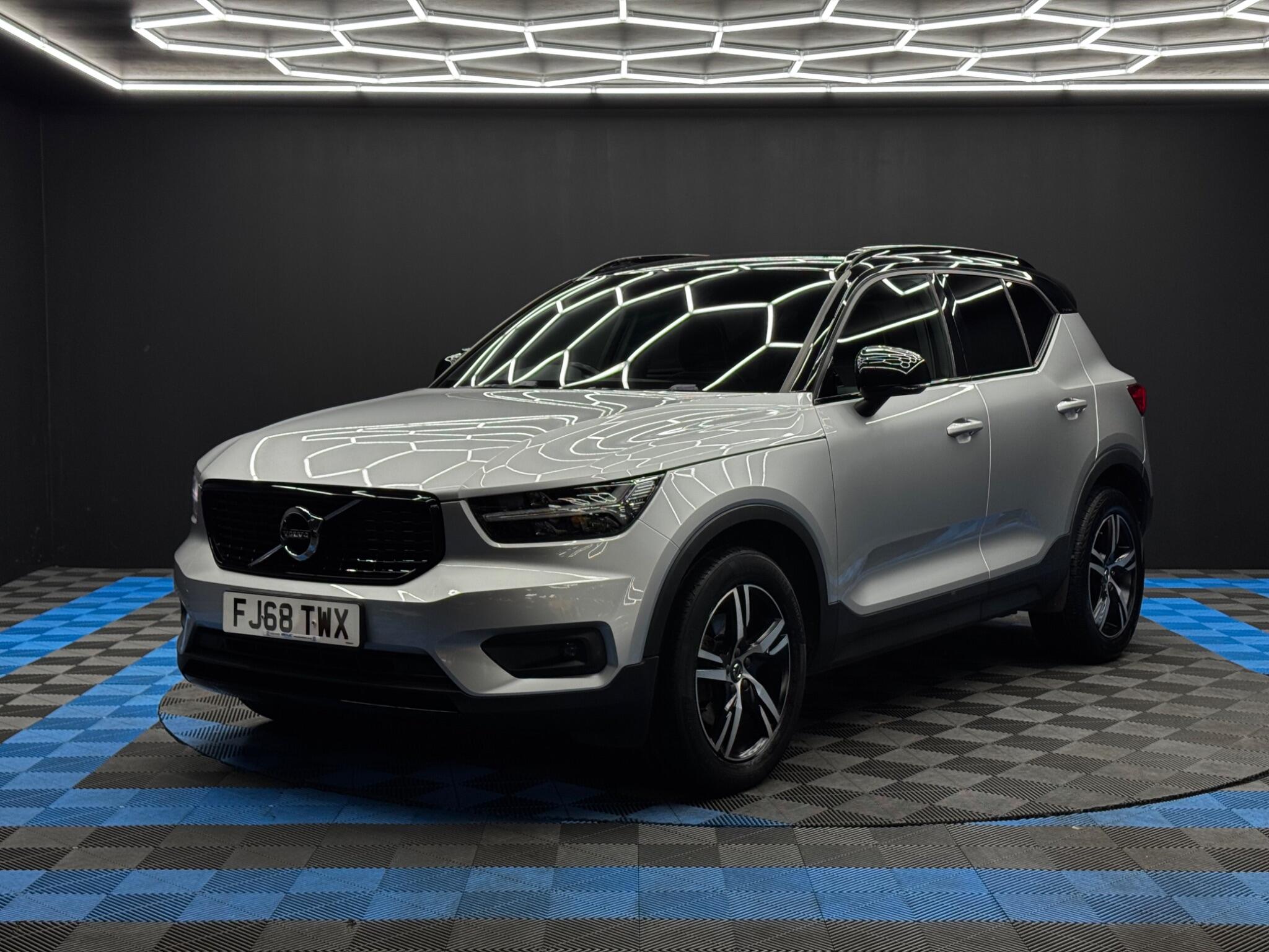 Volvo XC40 2.0 D3 R-Design Auto AWD Euro 6 (s/s) 5dr 5dr Automatic 2025