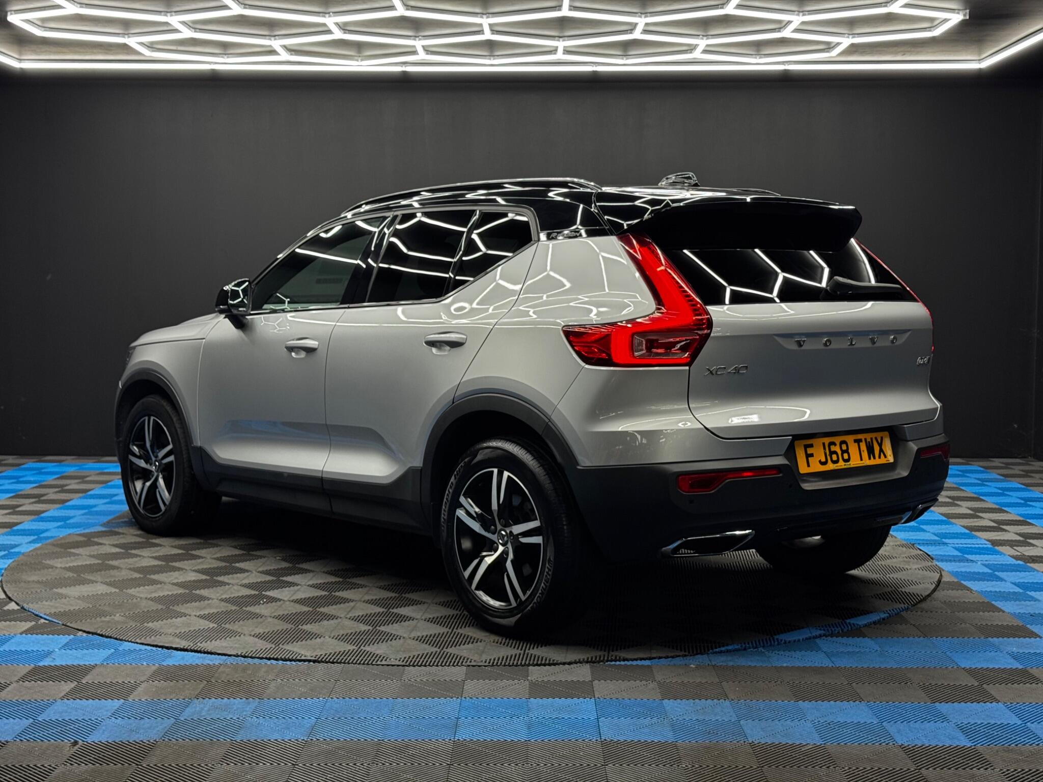 Volvo XC40 2.0 D3 R-Design Auto AWD Euro 6 (s/s) 5dr 5dr Automatic 2025