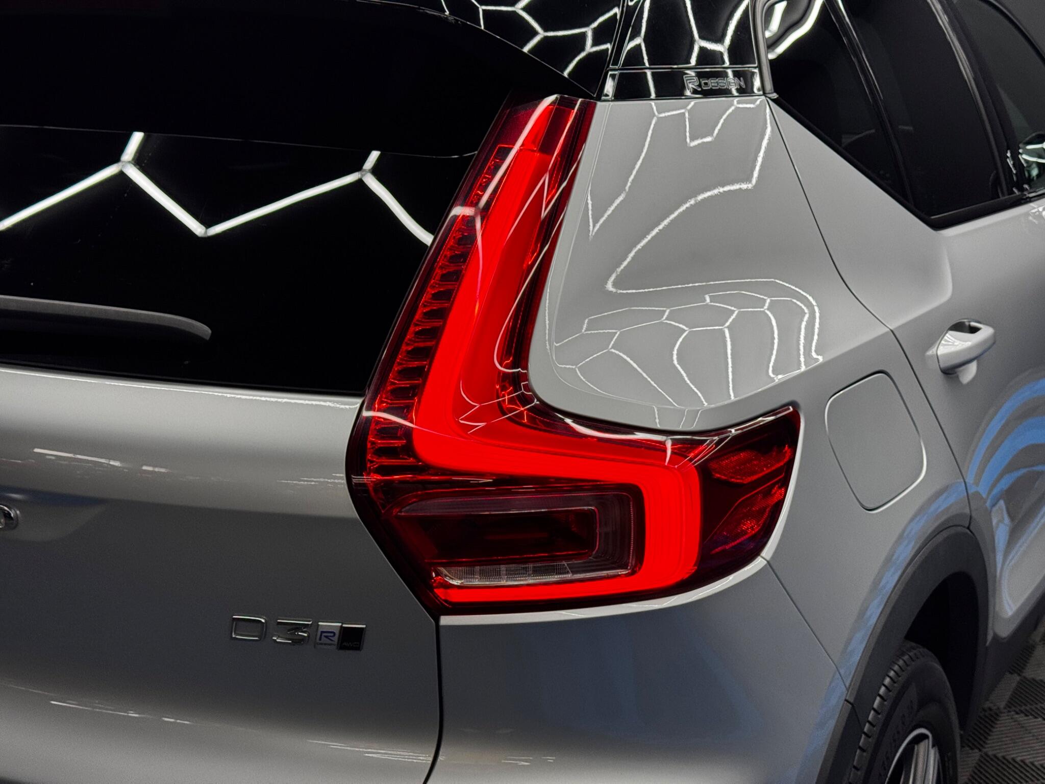 Volvo XC40 2.0 D3 R-Design Auto AWD Euro 6 (s/s) 5dr 5dr Automatic 2025